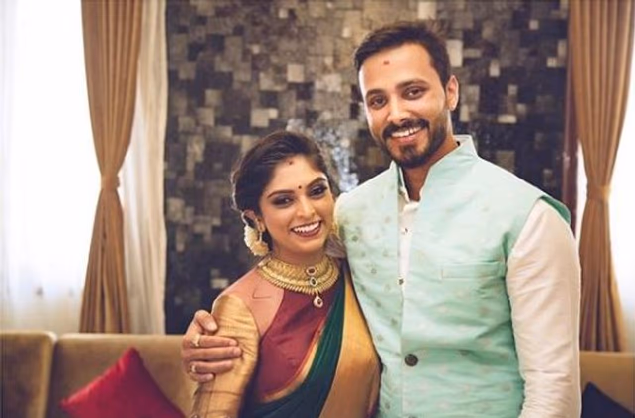 ಆ್ಯಂಗ್ರಿ ಯಂಗ್ ಮ್ಯಾನ್ ಜಗನ್ನಾಥ್ ಜನವರಿ 28 ರಂದು ರಕ್ಷಿತಾಳೊಂದಿಗೆ ದಾಂಪತ್ಯ ಜೀವನಕ್ಕೆ ಕಾಲಿಟ್ಟರು. ಆ್ಯಂಗ್ರಿ ಯಂಗ್ ಮ್ಯಾನ್ ಜಗನ್ನಾಥ್ ಜನವರಿ 28 ರಂದು ರಕ್ಷಿತಾಳೊಂದಿಗೆ ದಾಂಪತ್ಯ ಜೀವನಕ್ಕೆ ಕಾಲಿಟ್ಟರು.