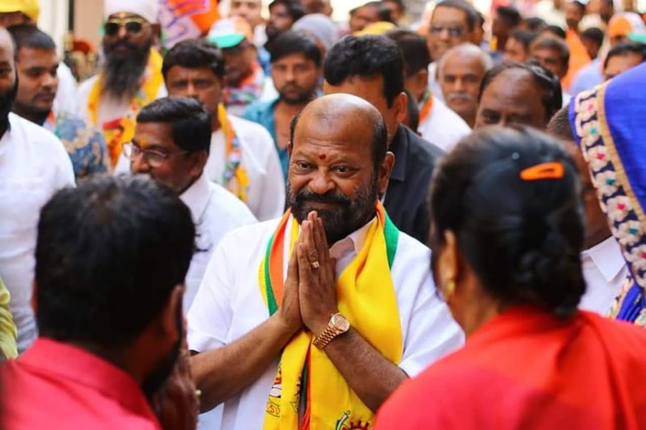 ఎన్నికల ప్రచారంలో దివంగత నేత ముఖేష్ గౌడ్ ఎన్నికల ప్రచారంలో దివంగత నేత ముఖేష్ గౌడ్