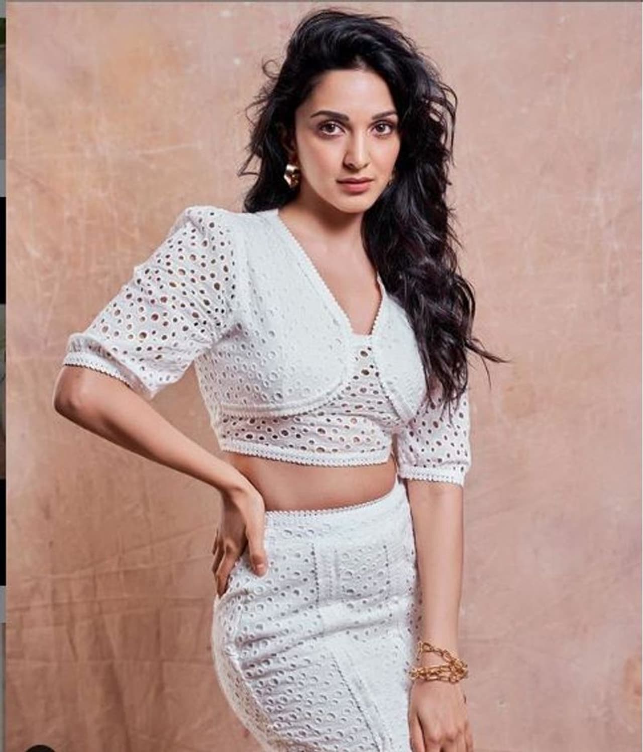 ಕಿಯಾರಾ ಅಡ್ವಾಣಿ ‘ಕಬೀರ್ ಸಿಂಗ್’ ಚಿತ್ರದಲ್ಲಿ ನಟಿಸಿದ್ದಾರೆ. ಕಿಯಾರಾ ಅಡ್ವಾಣಿ ‘ಕಬೀರ್ ಸಿಂಗ್’ ಚಿತ್ರದಲ್ಲಿ ನಟಿಸಿದ್ದಾರೆ.