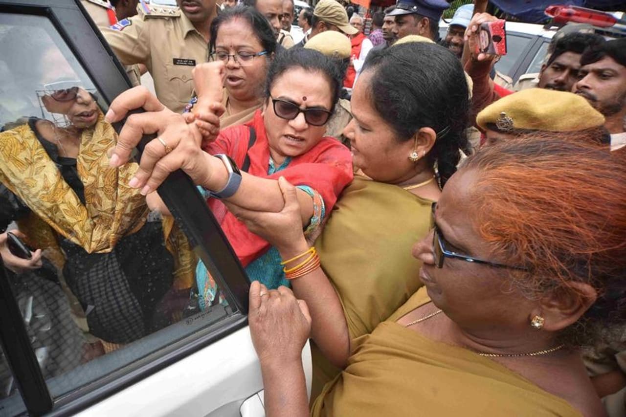 పీఓడబ్ల్యూ నేత సంధ్య అరెస్ట్ పీఓడబ్ల్యూ నేత సంధ్య అరెస్ట్