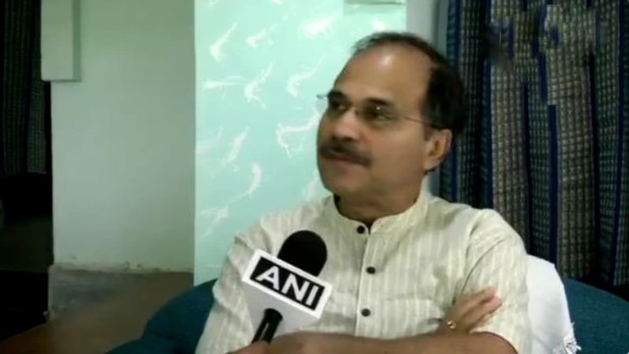 <p>Adhir Ranjan Chowdhury, president of the provincial Congress, said the allegation that the chief minister had deliberately been pushed by someone was nothing but an electoral gimmick. Putting Prime Minister Narendra Modi and Mamata in one seat, he said, "Both of them are used to drama."<br /> </p> <p>Adhir Ranjan Chowdhury, president of the provincial Congress, said the allegation that the chief minister had deliberately been pushed by someone was nothing but an electoral gimmick. Putting Prime Minister Narendra Modi and Mamata in one seat, he said, "Both of them are used to drama."<br /> </p>