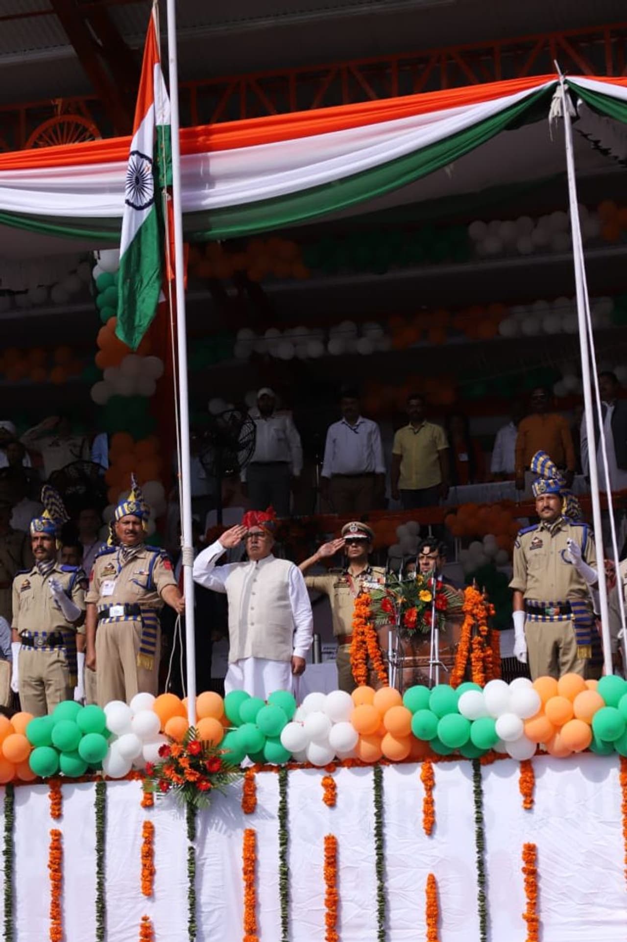 ಜಮ್ಮು ಕಾಶ್ಮೀರದ ಮಿನಿ ಸ್ಟೇಡಿಯಂನಲ್ಲಿ 73ನೇ ಸ್ವಾತಂತ್ರ್ಯೋತ್ಸವ ಜಮ್ಮು ಕಾಶ್ಮೀರದ ಮಿನಿ ಸ್ಟೇಡಿಯಂನಲ್ಲಿ 73ನೇ ಸ್ವಾತಂತ್ರ್ಯೋತ್ಸವ