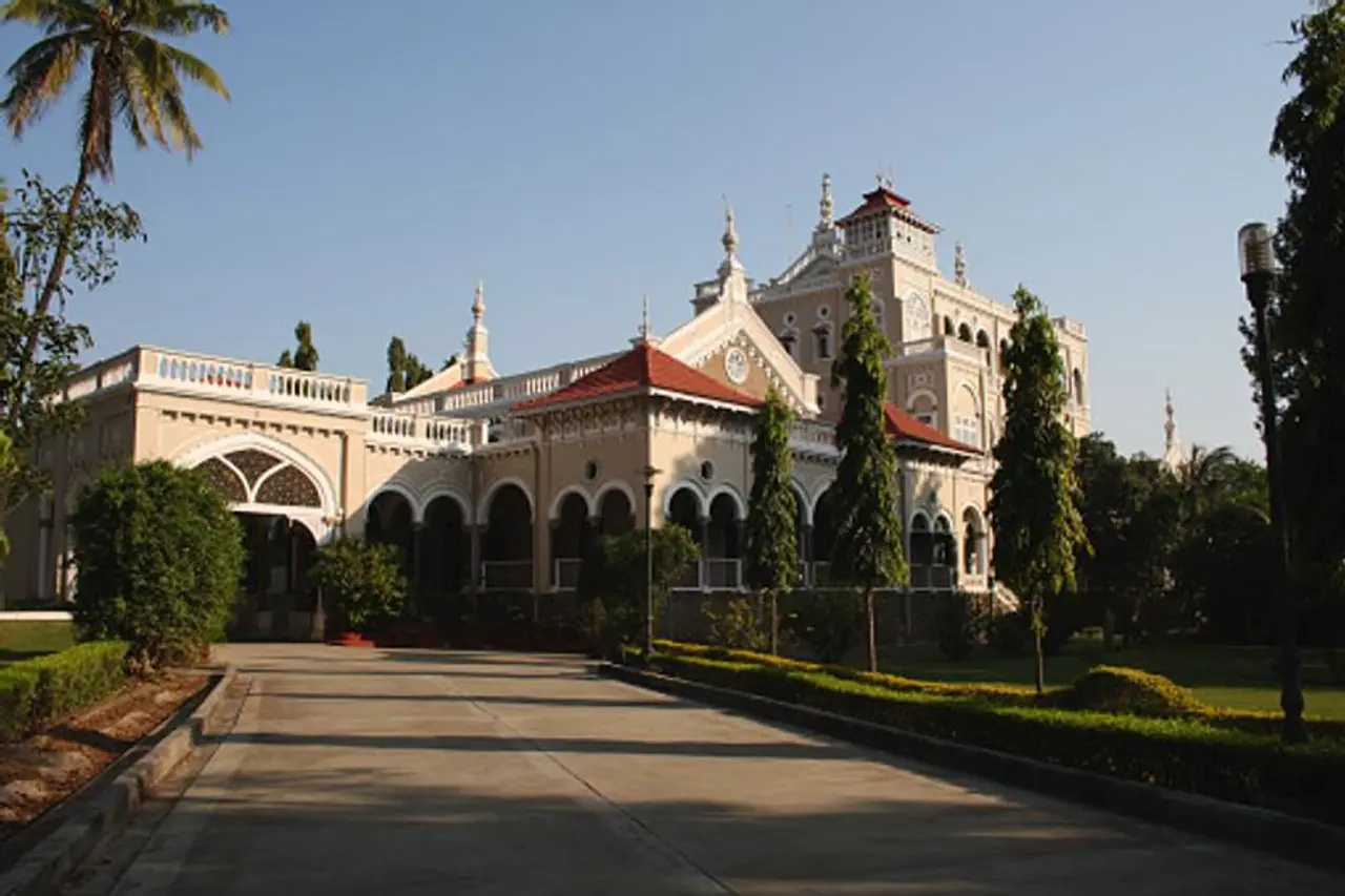Aga Khan Palace: The palace was used as a prison to hold many prominent freedom fighters under arrest. Aga Khan Palace: The palace was used as a prison to hold many prominent freedom fighters under arrest.