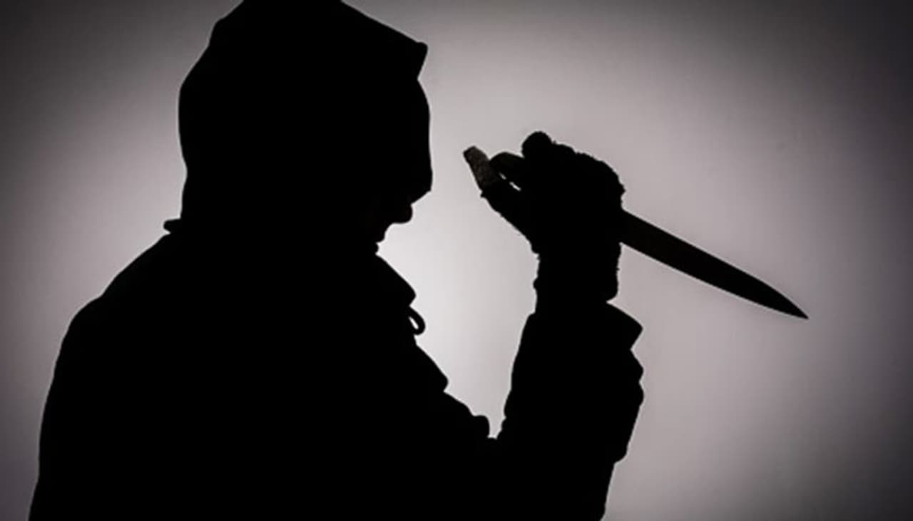 <p>This is not the first time in the state of West Bengal when a father was killed by his son. However, after allegedly killing the father, the son did something unusual. The boy allegedly killed his 60 year old father when he was intoxicated. After allegedly killing his father, the boy took a long nap in a room. This is not seen as an incident of mental imbalance, but a hellish crime.<br /> </p> <p>This is not the first time in the state of West Bengal when a father was killed by his son. However, after allegedly killing the father, the son did something unusual. The boy allegedly killed his 60 year old father when he was intoxicated. After allegedly killing his father, the boy took a long nap in a room. This is not seen as an incident of mental imbalance, but a hellish crime.<br /> </p>