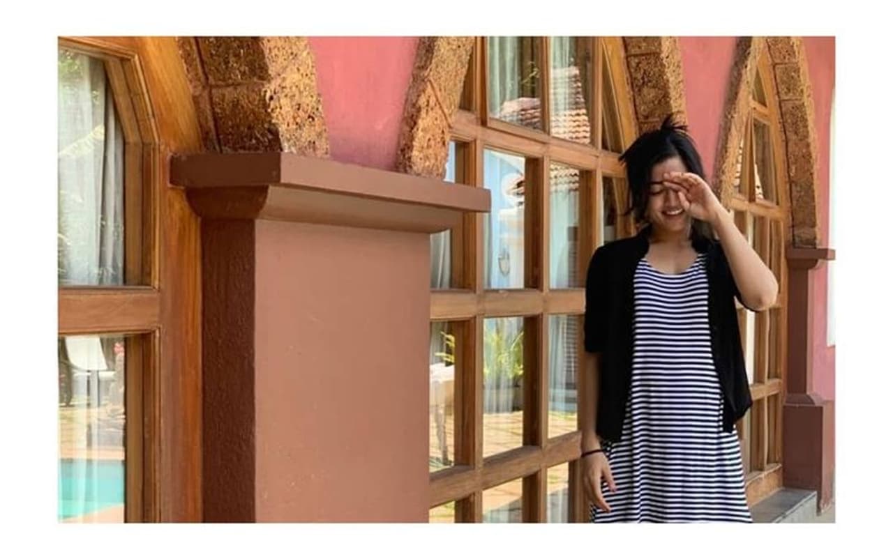 photo courtesy:instagram టాలీవుడ్ లో ప్రస్తుతం సీనియర్ హీరోయిన్స్ కి పోటీగా వస్తున్న బ్యూటీ రష్మిక మందన్న. photo courtesy:instagram టాలీవుడ్ లో ప్రస్తుతం సీనియర్ హీరోయిన్స్ కి పోటీగా వస్తున్న బ్యూటీ రష్మిక మందన్న.