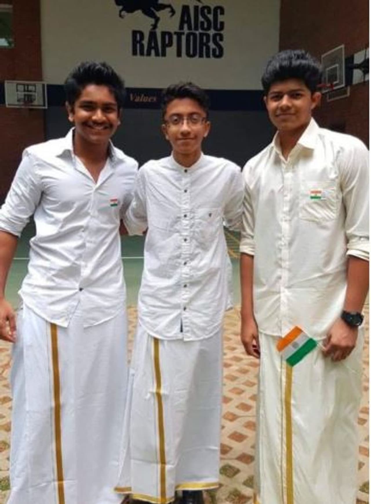 <p>சோசியல் மீடியாவில் இல்லாத பிரபலங்களை கூட இருப்பது போல் போலி கணக்குகளை உருவாக்கி அவருடைய ரசிகர்களை குழப்பம் சம்பம் தற்போது அதிக அளவில் அரங்கேறி வருகிறது. </p> <p>சோசியல் மீடியாவில் இல்லாத பிரபலங்களை கூட இருப்பது போல் போலி கணக்குகளை உருவாக்கி அவருடைய ரசிகர்களை குழப்பம் சம்பம் தற்போது அதிக அளவில் அரங்கேறி வருகிறது. </p>