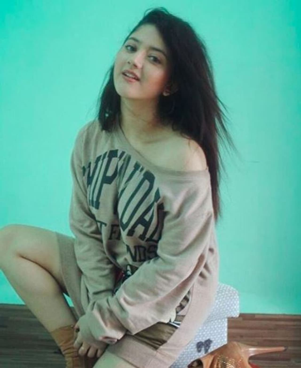 ஷார்ட் ஸ்மைலில்... கியூட் கிளிக் ஷார்ட் ஸ்மைலில்... கியூட் கிளிக்