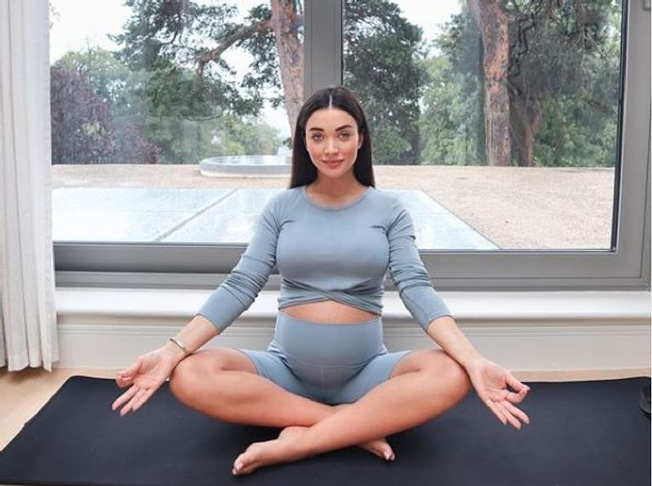 ಬ್ರಿಟನ್ ಮೂಲದ ಮಾಡೆಲ್, ನಟಿ ಆ್ಯಮಿ ಜಾಕ್ಸನ್ ದಕ್ಷಿಣ ಭಾರತ ಚಿತ್ರೋದ್ಯಮದಲ್ಲಿ ಒಳ್ಳೆಯ ಹೆಸರು ಮಾಡಿದವರು. ಬ್ರಿಟನ್ ಮೂಲದ ಮಾಡೆಲ್, ನಟಿ ಆ್ಯಮಿ ಜಾಕ್ಸನ್ ದಕ್ಷಿಣ ಭಾರತ ಚಿತ್ರೋದ್ಯಮದಲ್ಲಿ ಒಳ್ಳೆಯ ಹೆಸರು ಮಾಡಿದವರು.