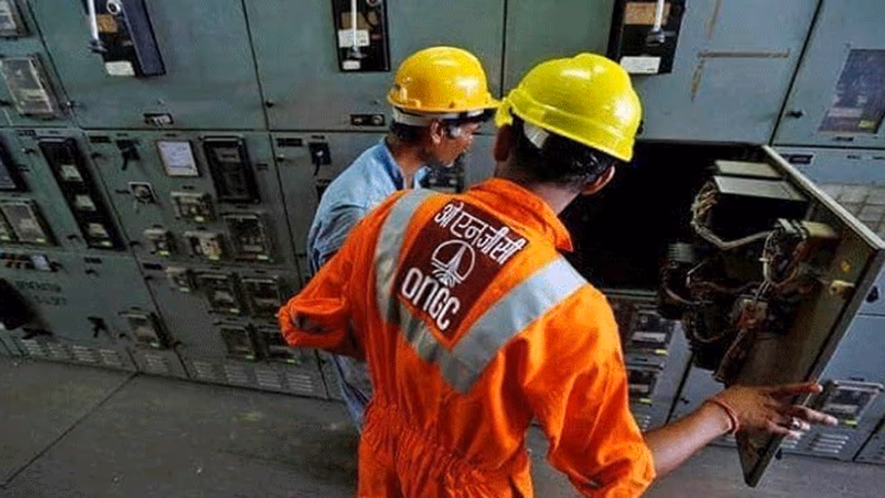 ONGC मधून तुमच्या करिअरला सुरुवात करा! ONGC मधून तुमच्या करिअरला सुरुवात करा!