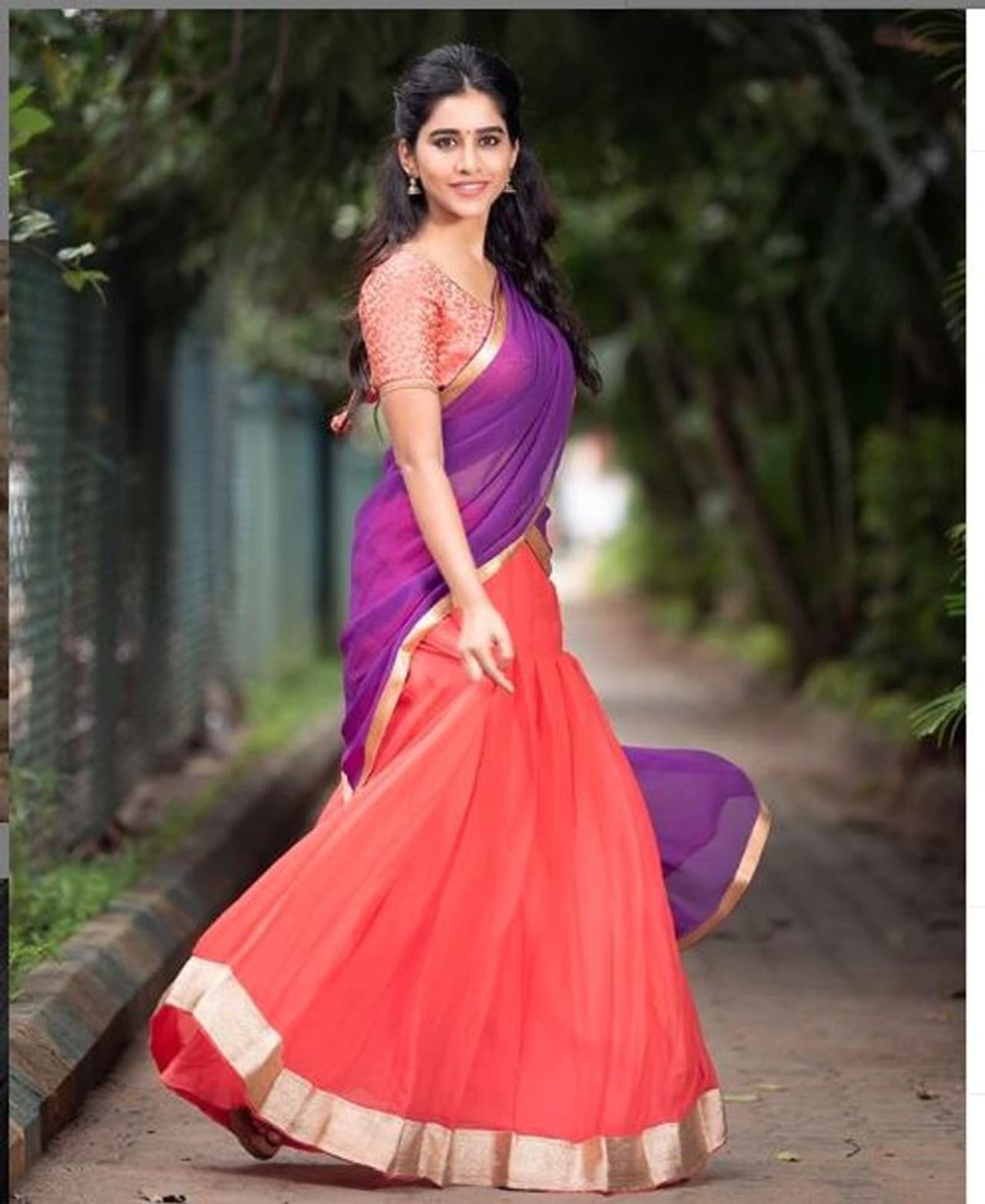 ಹಬ್ಬದ ಸಂಭ್ರಮದಲ್ಲಿ ನಭಾ ನಟೇಶ್ ಹಬ್ಬದ ಸಂಭ್ರಮದಲ್ಲಿ ನಭಾ ನಟೇಶ್