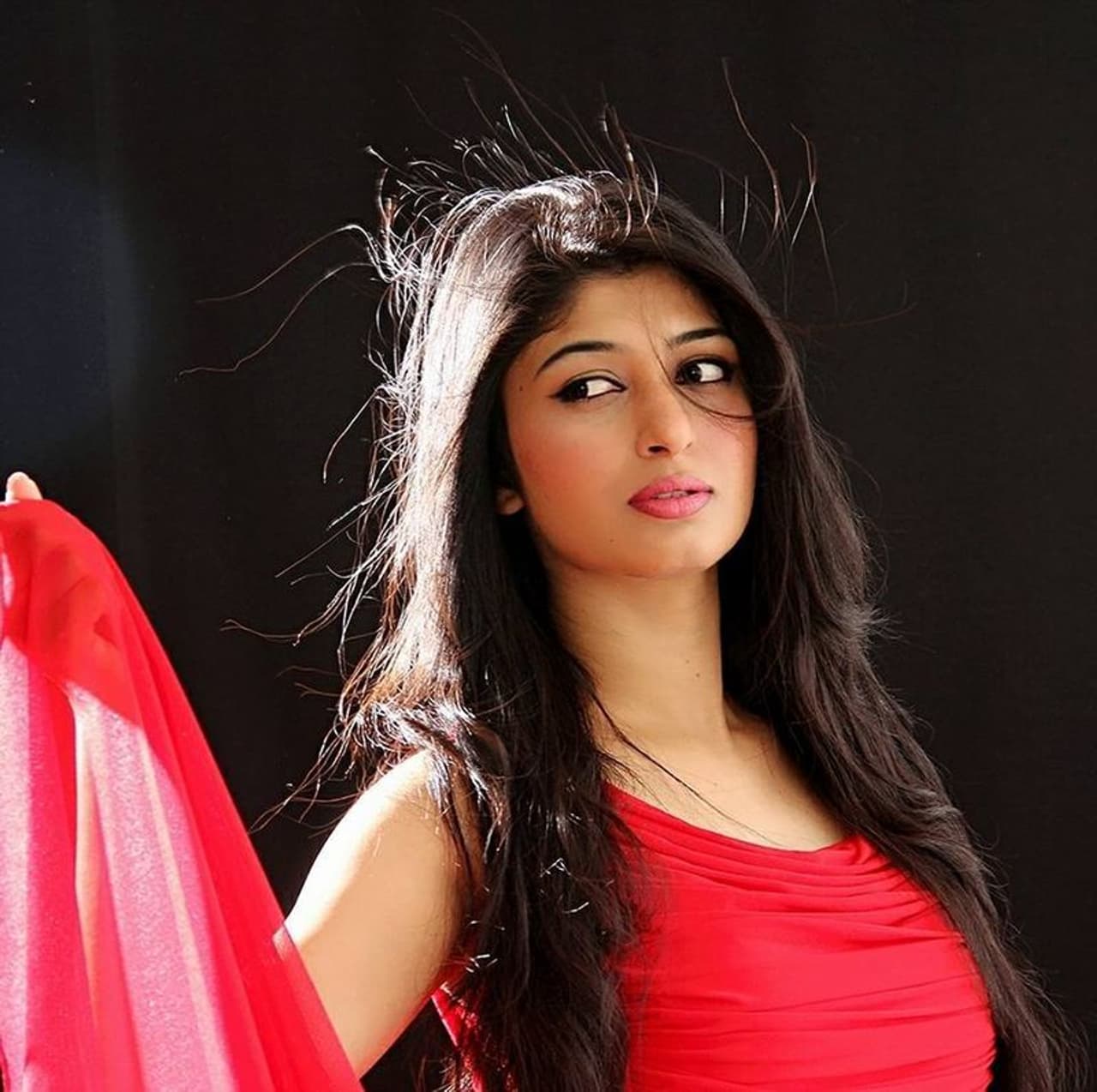 ಅದಿತಿ ಪ್ರಭುದೇವ ಮೂಲತಃ ದಾವಣಗೆರೆಯವರು. ಅದಿತಿ ಪ್ರಭುದೇವ ಮೂಲತಃ ದಾವಣಗೆರೆಯವರು.