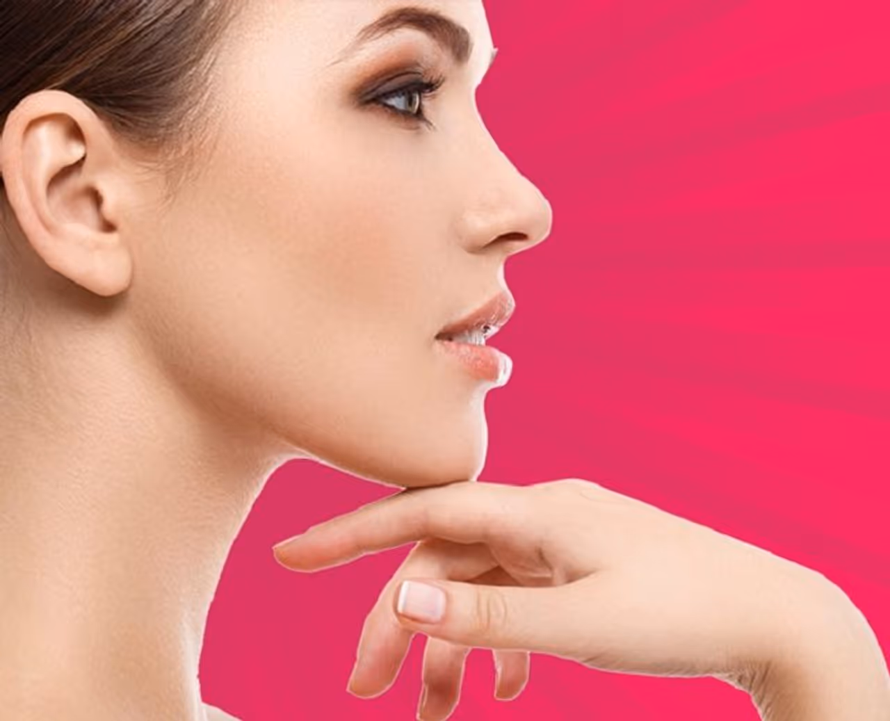 <p><strong>ಡಬಲ್ ಚಿನ್ ಗೆ ನಿಖರವಾಗಿ ಕಾರಣವೇನು???</strong><br />ಸಬ್ಮೆಂಟಲ್ ಫ್ಯಾಟ್ ಎಂದೂ ಕರೆಯಲ್ಪಡುವ ಡಬಲ್ ಚಿನ್, ಗಲ್ಲದ ಕೆಳಗೆ ಅಥವಾ ಕುತ್ತಿಗೆಯ ಸುತ್ತ ಹೆಚ್ಚುವರಿ ಕೊಬ್ಬು ಅಥವಾ ಚರ್ಮವನ್ನು ಸಂಗ್ರಹಿಸುವುದರ ಪರಿಣಾಮವಾಗಿದೆ. ಇದು ಹೆಚ್ಚಾಗಿ ತೂಕ ಹೆಚ್ಚಾಗುವುದರೊಂದಿಗೆ ಸಂಬಂಧ ಹೊಂದಿದ್ದರೂ, ಜೆನೆಟಿಕ್ಸ್ ಅಥವಾ ವಯಸ್ಸಾಗುವಿಕೆಯು ಡಬಲ್ ಗಲ್ಲದ ಕಾರಣವಾಗಬಹುದು. </p> <p><strong>ಡಬಲ್ ಚಿನ್ ಗೆ ನಿಖರವಾಗಿ ಕಾರಣವೇನು???</strong><br />ಸಬ್ಮೆಂಟಲ್ ಫ್ಯಾಟ್ ಎಂದೂ ಕರೆಯಲ್ಪಡುವ ಡಬಲ್ ಚಿನ್, ಗಲ್ಲದ ಕೆಳಗೆ ಅಥವಾ ಕುತ್ತಿಗೆಯ ಸುತ್ತ ಹೆಚ್ಚುವರಿ ಕೊಬ್ಬು ಅಥವಾ ಚರ್ಮವನ್ನು ಸಂಗ್ರಹಿಸುವುದರ ಪರಿಣಾಮವಾಗಿದೆ. ಇದು ಹೆಚ್ಚಾಗಿ ತೂಕ ಹೆಚ್ಚಾಗುವುದರೊಂದಿಗೆ ಸಂಬಂಧ ಹೊಂದಿದ್ದರೂ, ಜೆನೆಟಿಕ್ಸ್ ಅಥವಾ ವಯಸ್ಸಾಗುವಿಕೆಯು ಡಬಲ್ ಗಲ್ಲದ ಕಾರಣವಾಗಬಹುದು. </p>