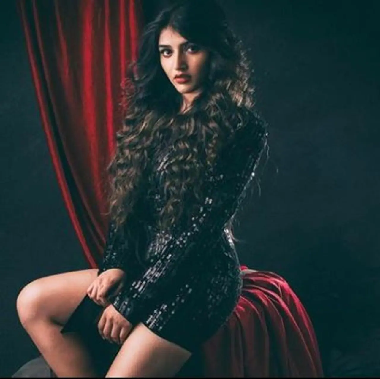 'ಕಿಸ್' ಚಿತ್ರದ ಮೂಲಕ ಸ್ಯಾಂಡಲ್ವುಡ್ಗೆ ಕಾಲಿಟ್ಟವರು ಶ್ರೀಲಿಲಾ. 'ಕಿಸ್' ಚಿತ್ರದ ಮೂಲಕ ಸ್ಯಾಂಡಲ್ವುಡ್ಗೆ ಕಾಲಿಟ್ಟವರು ಶ್ರೀಲಿಲಾ.