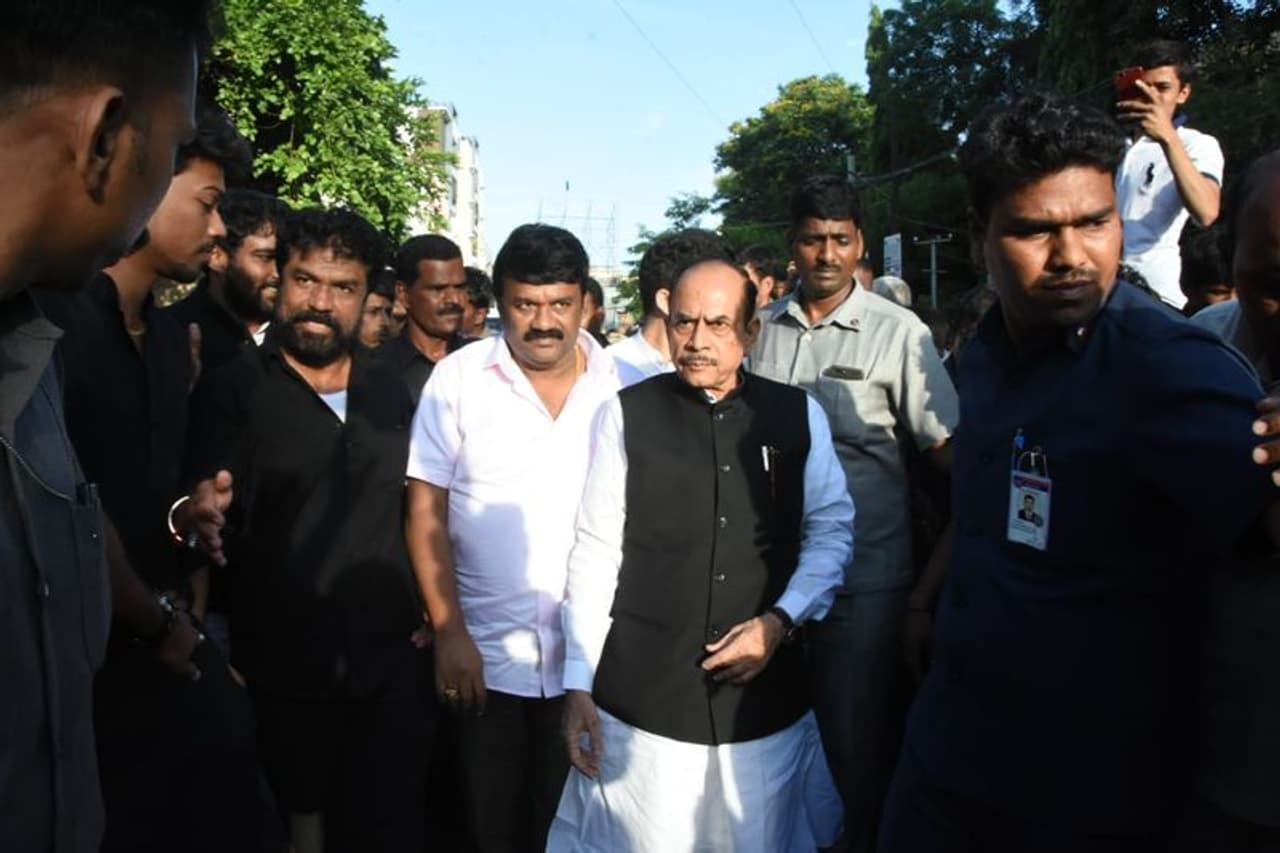 పాతబస్తి మొహర్రం వేడుకల్లో మంత్రులు తలసాని, మహమూాద్ అలీ