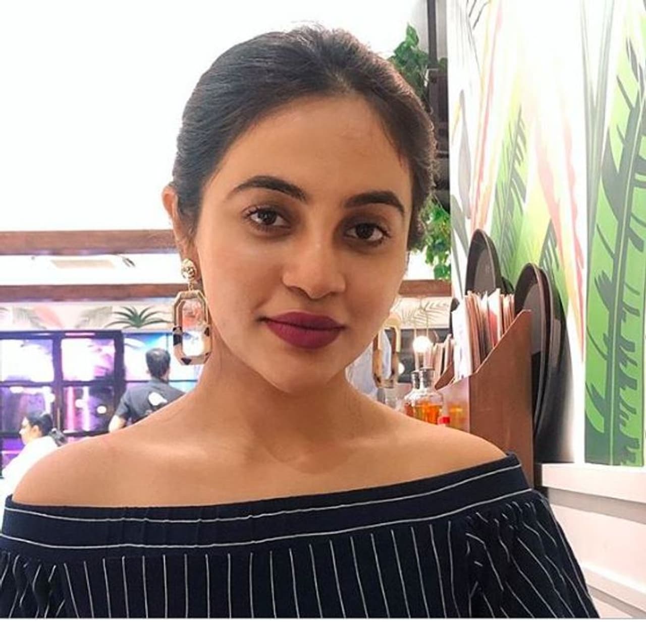 கண்களால் பேசும் பெண்ணே கண்களால் பேசும் பெண்ணே