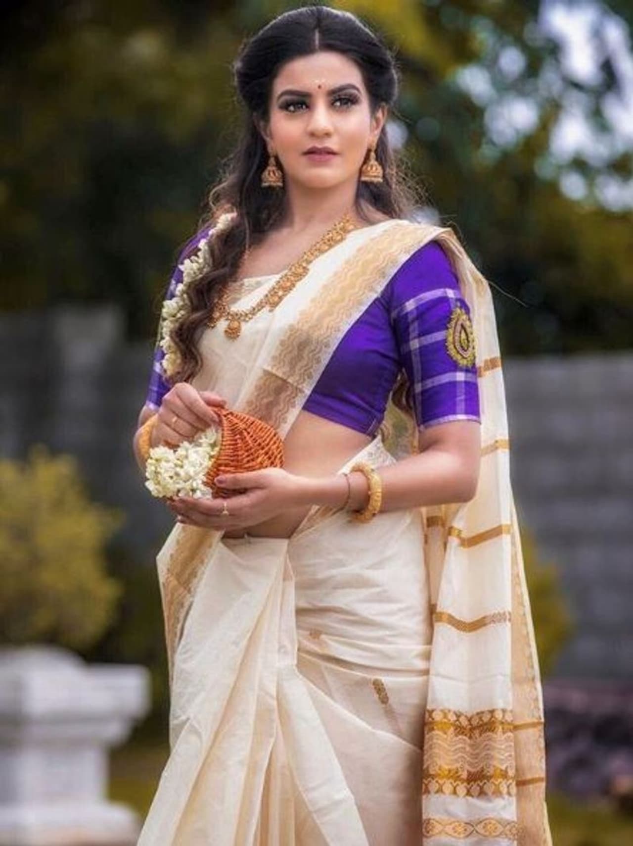 ಕಲರ್ಸ್ ಕನ್ನಡ ವಾಹಿನಿಯಲ್ಲಿ ಪ್ರಸಾರವಾಗುತ್ತಿದ್ದ ‘ಪುಟ್ಟಗೌರಿ ಮದುವೆ’ ಧಾರಾವಾಹಿಯಲ್ಲಿ ಹಿಮಾ ಪಾತ್ರದಲ್ಲಿ ಮಿಂಚಿದ್ದಾರೆ. ಕಲರ್ಸ್ ಕನ್ನಡ ವಾಹಿನಿಯಲ್ಲಿ ಪ್ರಸಾರವಾಗುತ್ತಿದ್ದ ‘ಪುಟ್ಟಗೌರಿ ಮದುವೆ’ ಧಾರಾವಾಹಿಯಲ್ಲಿ ಹಿಮಾ ಪಾತ್ರದಲ್ಲಿ ಮಿಂಚಿದ್ದಾರೆ.