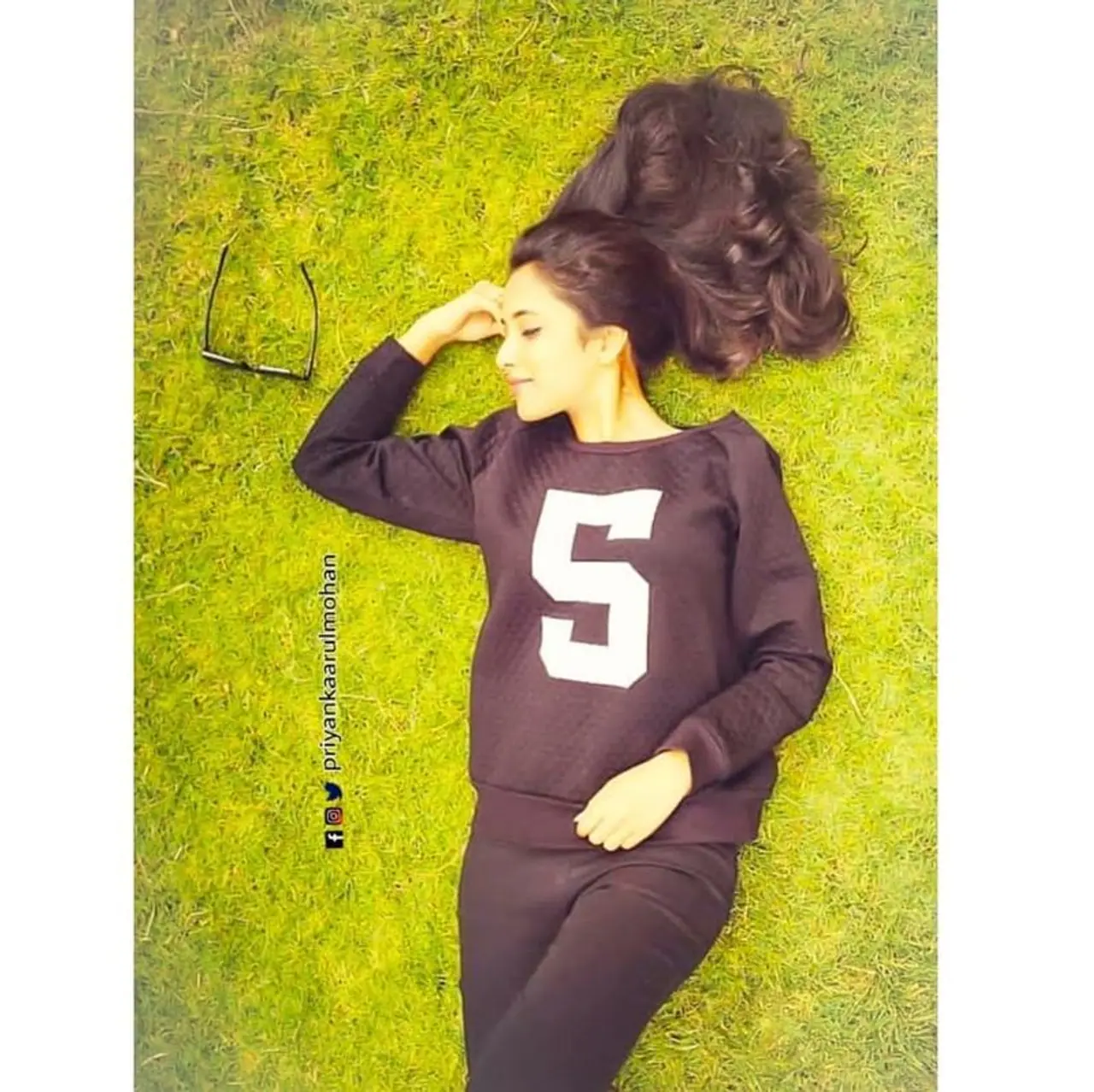 ఏడాదిలో ఎంతో మంది హీరోయిన్స్ తెరగ్రేటం చేస్తుంటారు. అందులో క్లిక్కయ్యే బ్యూటీలు ఏక్కువగా గ్లామర్ రోల్స్ తో యువతను ఆకర్షిస్తుంటారు.