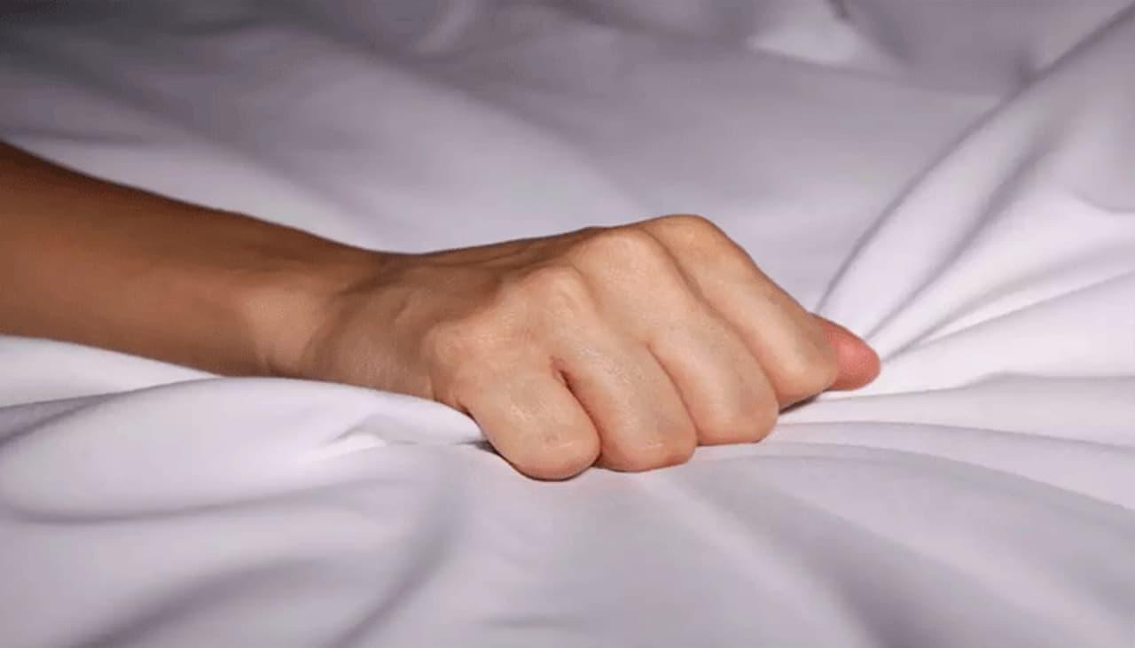 పెళ్లికి ముందు అమ్మాయి కి ఎవరితోనైనా శారీరక సంబంధం ఉందా..? నిజంగా కన్యేనా అని తెలుసుకోవాలని నేటి తరం యువకులు తెగ అత్యుత్సాహం చూపిస్తున్నారట. ఒకప్పుడు ఇలాంటి పరీక్షలు నిర్వహించేవారు.