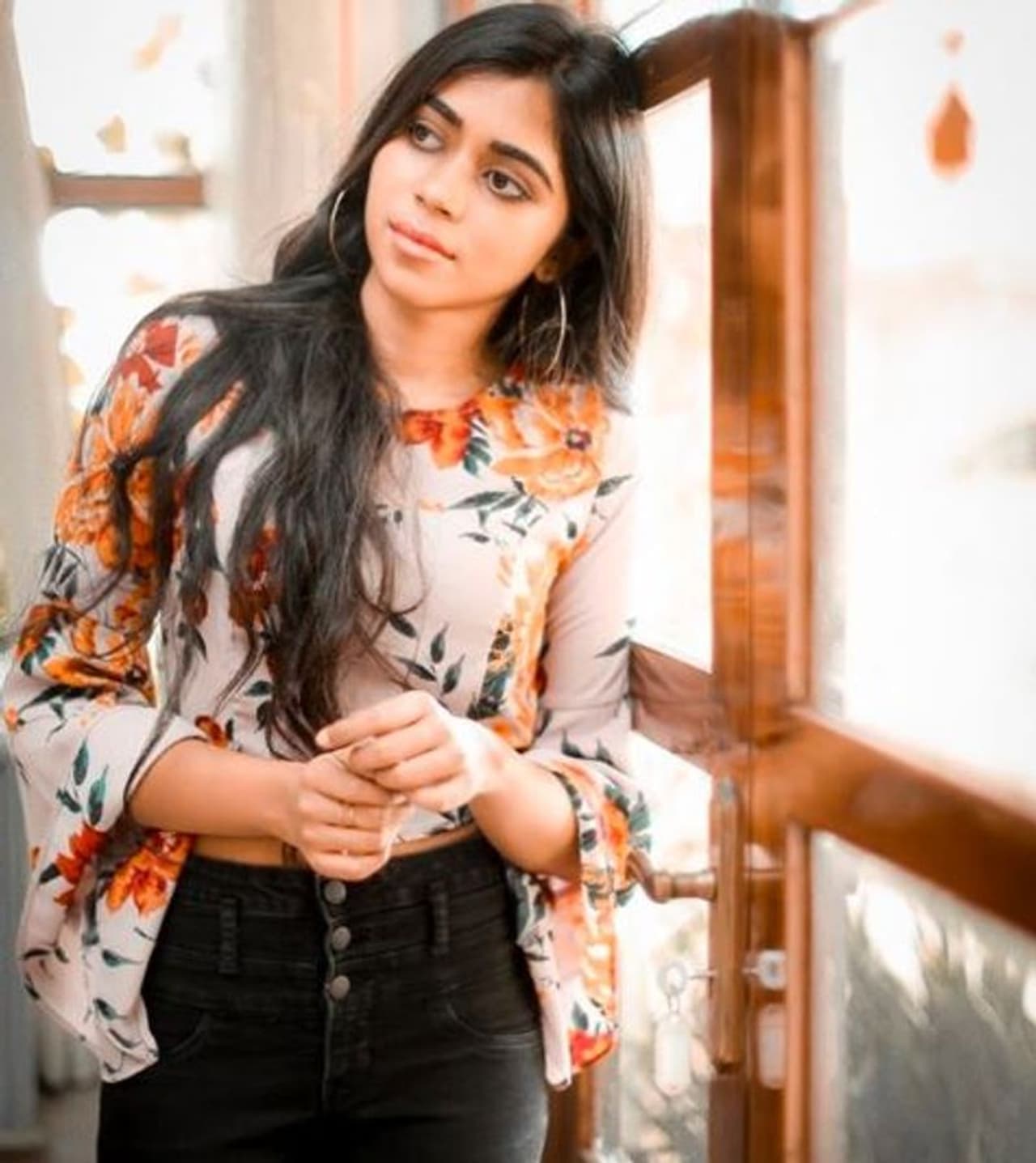 லவ்லினின் லவ்லி லுக் லவ்லினின் லவ்லி லுக்