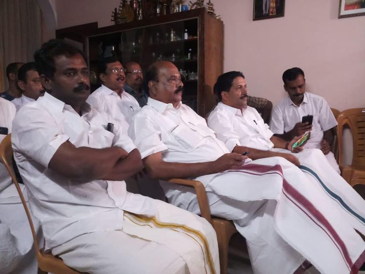 അഭിനയത്തിലും രാഷ്ട്രീയത്തിലും ഒരുപോലെ കൈവച്ചൊരാളാണ് മാണി സി കാപ്പന്‍. 1995 ല്‍ കസ്തീരികാറ്റ് എന്ന സിനിമയിലൂടെയായിരുന്നു മാണി സി കാപ്പന്‍ സിനിമയില്‍ രംഗപ്രവേശനം ചെയ്തത്. 2012 ല്‍ ബോറോലാര്‍ ഗോര്‍ എന്ന അസം ബംഗാളി ദ്വിഭാഷാ ചിത്രത്തിലാണ് അദ്ദേഹം അവസാനമായി അഭിനയിച്ചത്.