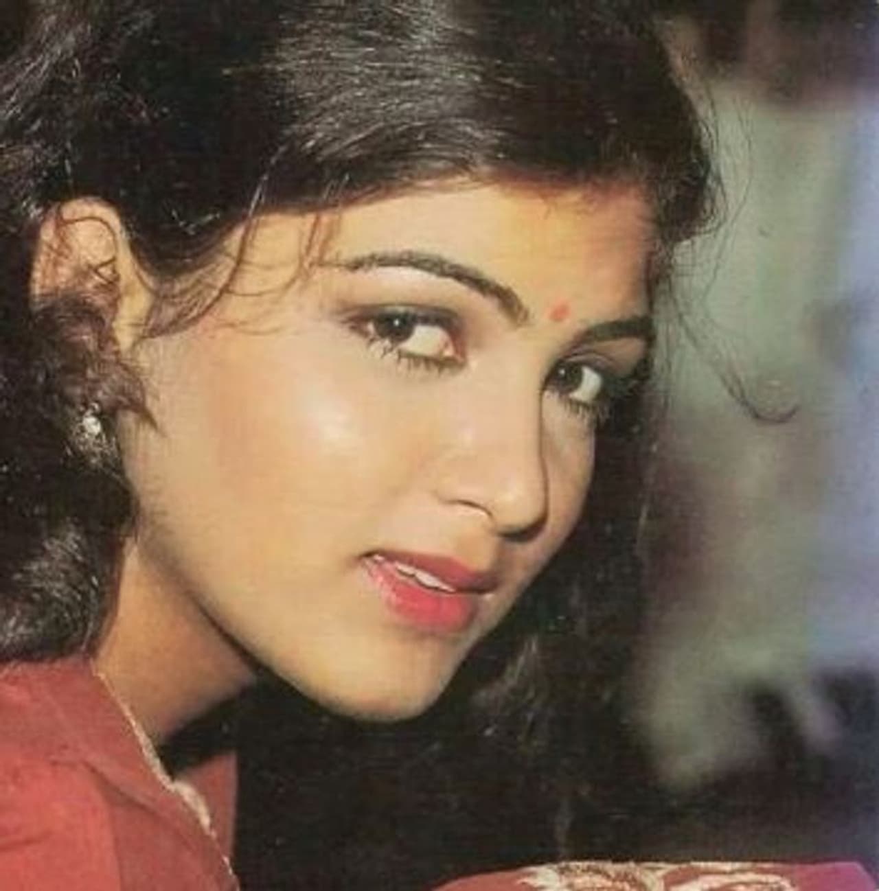 இளம் வயதில் இவ்வளவு அழகா இளம் வயதில் இவ்வளவு அழகா