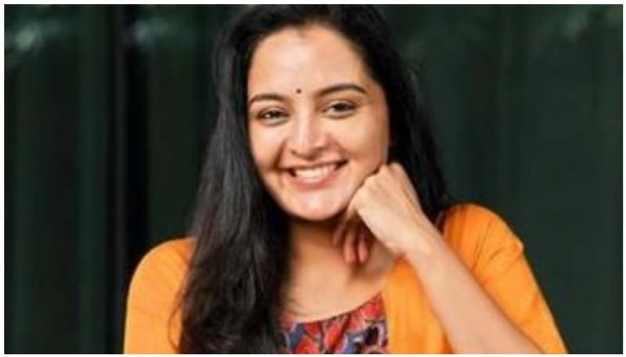 <p>Manju Warrier has seen many ups and downs in her past from quitting her successful career for marriage to divorce after 17 long years. Manju has also shown us that divorce is not the end of life and one should live for herself. </p> <p>Manju Warrier has seen many ups and downs in her past from quitting her successful career for marriage to divorce after 17 long years. Manju has also shown us that divorce is not the end of life and one should live for herself. </p>