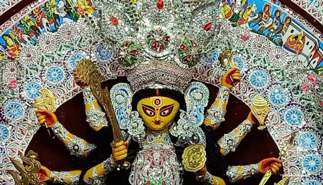 <p>Unlike other years, this year people will have to wait for a month after Mahalaya before welcoming Goddess Durga on 'Mahashashthi', which marks the beginning of Durga Puja.<br />&nbsp;</p>