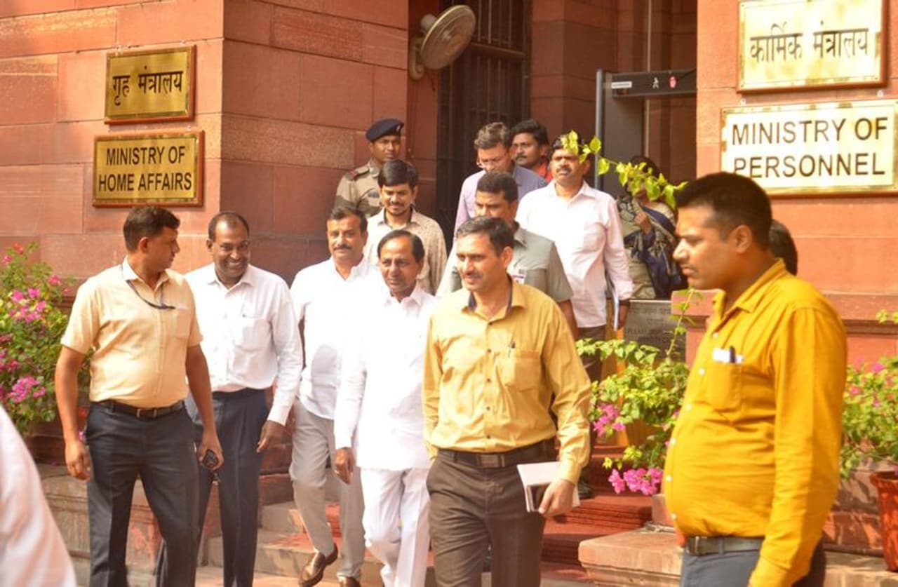 కేంధ్ర హోంశాఖ కార్యాలయంవద్ద ముఖ్యమంత్రి కేసీఆర్