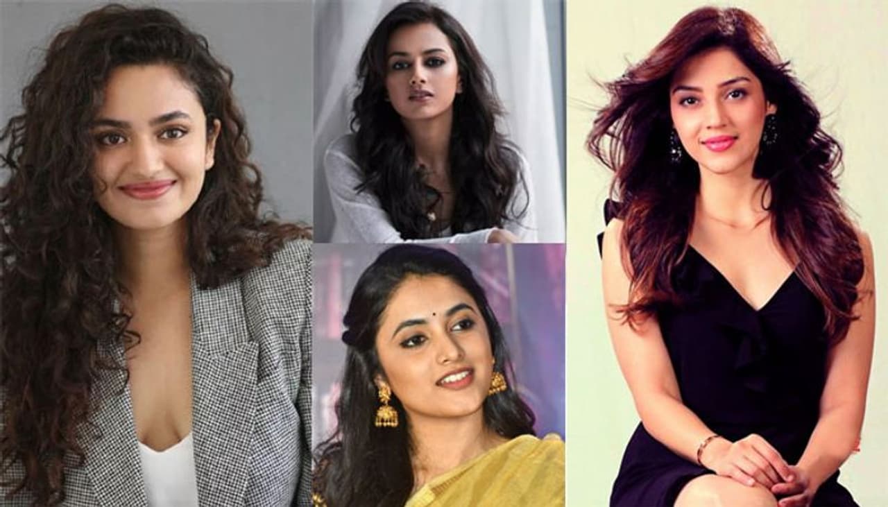 ఇప్పటివరకు టాలీవుడ్ కి చాలా మంది హీరోయిన్లు పరిచయమయ్యారు. అయితే కొందరు మాత్రం మొదటి సినిమాతోనే మెప్పించి యూత్ లో విపరీతమైన ఫాలోయింగ్ దక్కించుకున్నారు. అలా మొదటి సినిమాతో హిట్ అందుకొని క్రేజ్ దక్కించుకున్న భామలెవరో ఇప్పుడు చూద్దాం! ఇప్పటివరకు టాలీవుడ్ కి చాలా మంది హీరోయిన్లు పరిచయమయ్యారు. అయితే కొందరు మాత్రం మొదటి సినిమాతోనే మెప్పించి యూత్ లో విపరీతమైన ఫాలోయింగ్ దక్కించుకున్నారు. అలా మొదటి సినిమాతో హిట్ అందుకొని క్రేజ్ దక్కించుకున్న భామలెవరో ఇప్పుడు చూద్దాం!