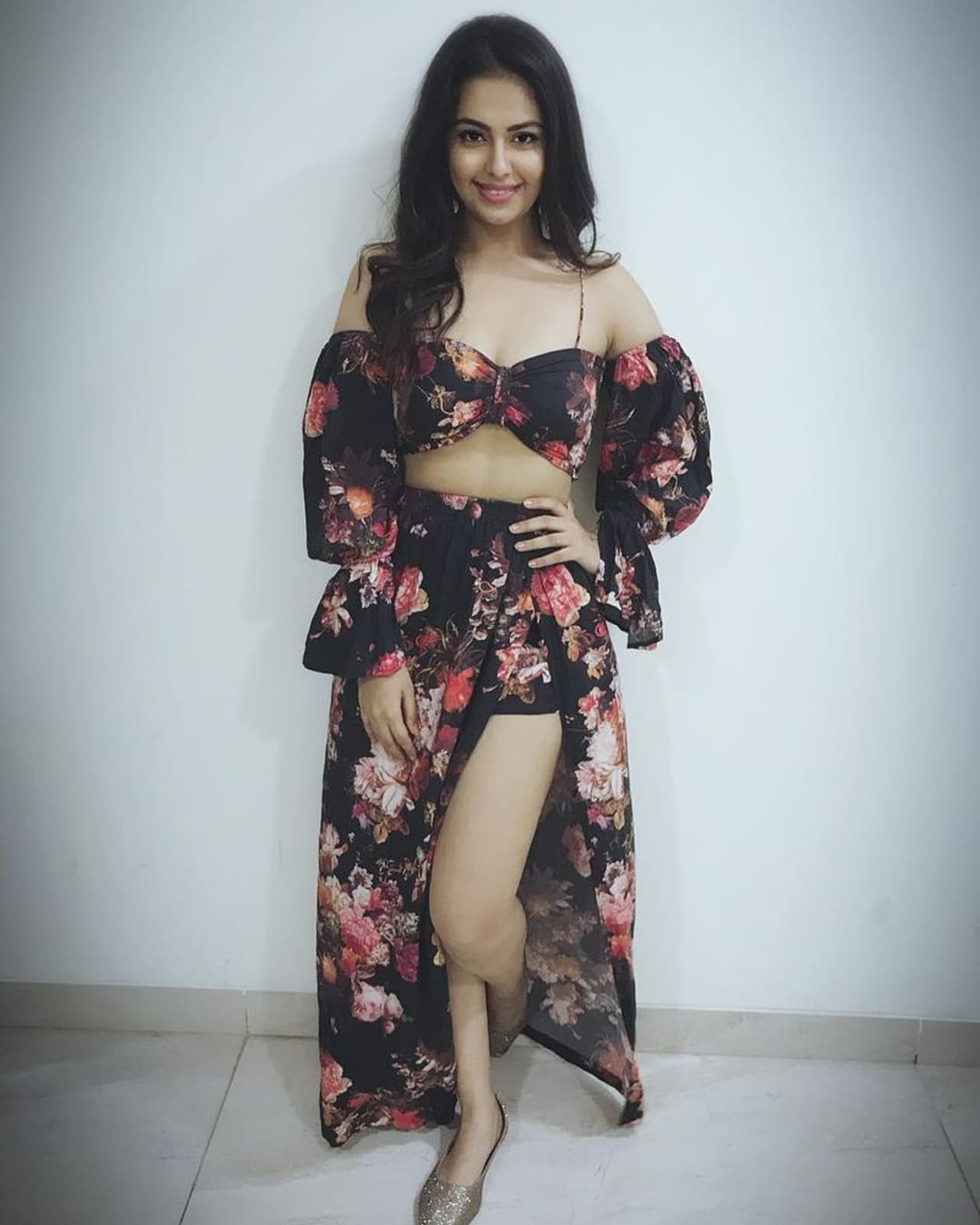 చిన్నారి పెళ్లి కూతురు (బాలికా వదు) ఫెమ్ అవికా గోర్ గత కొంత కాలంగా టాలీవుడ్ సినిమాలకు దూరంగానే ఉంటుంది. చిన్నారి పెళ్లి కూతురు (బాలికా వదు) ఫెమ్ అవికా గోర్ గత కొంత కాలంగా టాలీవుడ్ సినిమాలకు దూరంగానే ఉంటుంది.