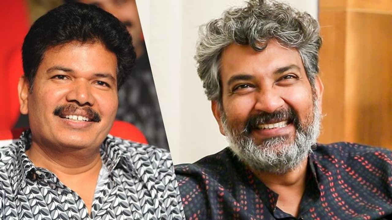 సినిమా వస్తే చాలు ఎంతో కొంత ఇస్తే చేసేద్దాం అనుకునే రోజులు వెళ్లిపోయాయి. కోట్లు డిమాండ్ చేసి రెమ్యునేషన్ గా పుట్టుకుంటున్న దర్శకులు ఉన్నారు. అయితే ఏ దర్శకుడు ఎక్కువ రెమ్యునేషన్ తీసుకుంటున్నాడనేది ఎప్పుడూ పజిలే. మరీ ముఖ్యంగా గత కొంతకాలంగా భారీ సినిమాలకు కేరాఫ్ గా మారిన రాజమౌళి, శంకర్, మురగదాస్ ల మధ్య పోటీ నడుస్తోంది. వాళ్లిద్దరిలో ఎవరుకి క్రేజ్ ఎక్కువగా ఉంది. ఏ డైరక్టర్ కు రెమ్యునేషన్ ఎక్కవ అనేది చర్చనీయాంశంగా సోషల్ మీడియాలో మారింది. సినిమా వస్తే చాలు ఎంతో కొంత ఇస్తే చేసేద్దాం అనుకునే రోజులు వెళ్లిపోయాయి. కోట్లు డిమాండ్ చేసి రెమ్యునేషన్ గా పుట్టుకుంటున్న దర్శకులు ఉన్నారు. అయితే ఏ దర్శకుడు ఎక్కువ రెమ్యునేషన్ తీసుకుంటున్నాడనేది ఎప్పుడూ పజిలే. మరీ ముఖ్యంగా గత కొంతకాలంగా భారీ సినిమాలకు కేరాఫ్ గా మారిన రాజమౌళి, శంకర్, మురగదాస్ ల మధ్య పోటీ నడుస్తోంది. వాళ్లిద్దరిలో ఎవరుకి క్రేజ్ ఎక్కువగా ఉంది. ఏ డైరక్టర్ కు రెమ్యునేషన్ ఎక్కవ అనేది చర్చనీయాంశంగా సోషల్ మీడియాలో మారింది.