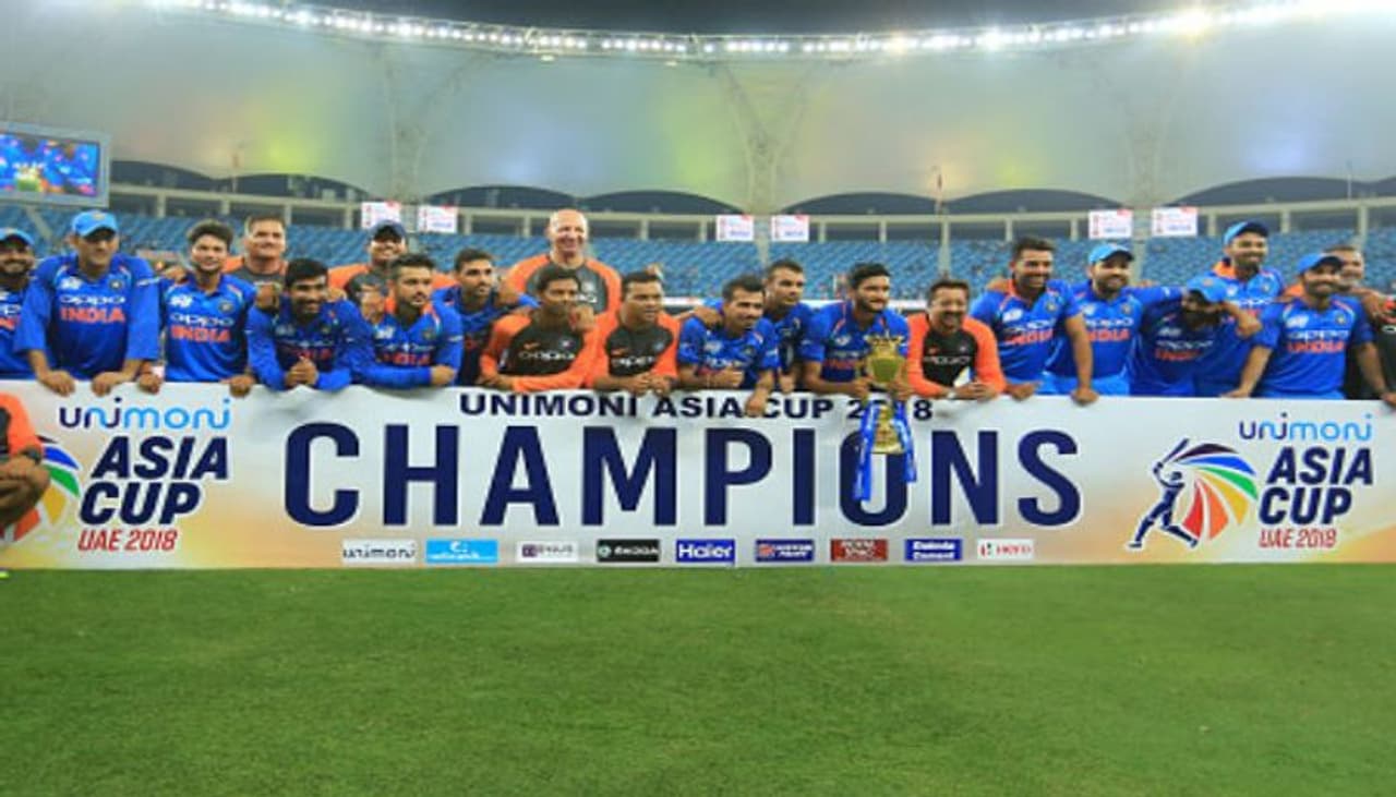 <p>ప్రపంచవ్యాప్తంగా చాలా దేశాల్లో కరోనా కేసులు తగ్గుముఖం పడుతున్నా, భారత్తో పాటు ఉపఖండ దేశాల్లో కరోనా సెకండ్ వేవ్ విజృంభిస్తోంది. శ్రీలంకలోనూ కరోనా కేసులు నెమ్మదిగా పెరుగుతున్నాయి...</p> <p>ప్రపంచవ్యాప్తంగా చాలా దేశాల్లో కరోనా కేసులు తగ్గుముఖం పడుతున్నా, భారత్తో పాటు ఉపఖండ దేశాల్లో కరోనా సెకండ్ వేవ్ విజృంభిస్తోంది. శ్రీలంకలోనూ కరోనా కేసులు నెమ్మదిగా పెరుగుతున్నాయి...</p>