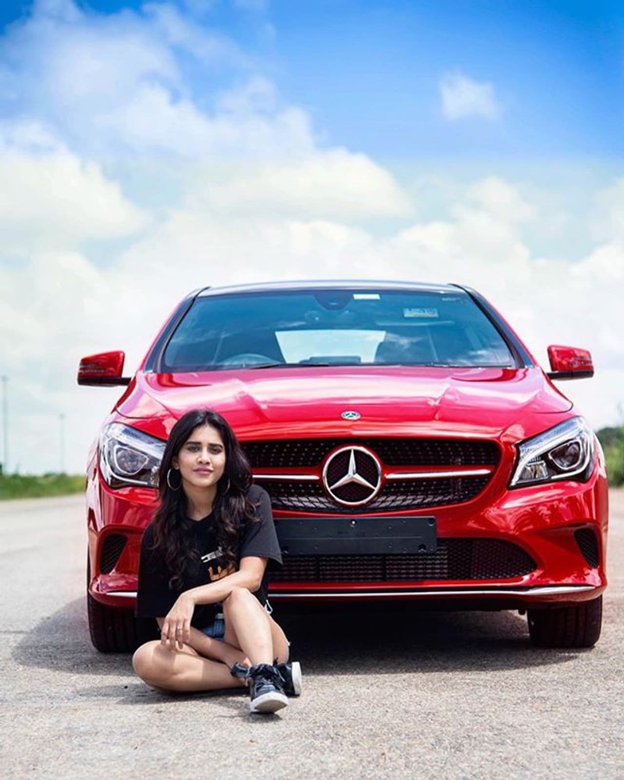 సుధీర్ బాబు హీరోగా నటించిన 'నన్ను దోచుకుందువటే' సినిమాతో టాలీవుడ్ లో హీరోయిన్ గా ఎంట్రీ ఇచ్చిన నభా ఇటీవల 'ఇస్మార్ట్ శంకర్' సినిమాలో నటించింది. సుధీర్ బాబు హీరోగా నటించిన 'నన్ను దోచుకుందువటే' సినిమాతో టాలీవుడ్ లో హీరోయిన్ గా ఎంట్రీ ఇచ్చిన నభా ఇటీవల 'ఇస్మార్ట్ శంకర్' సినిమాలో నటించింది.