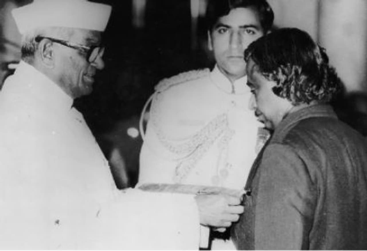 விருது பெரும் தருணம் விருது பெரும் தருணம்