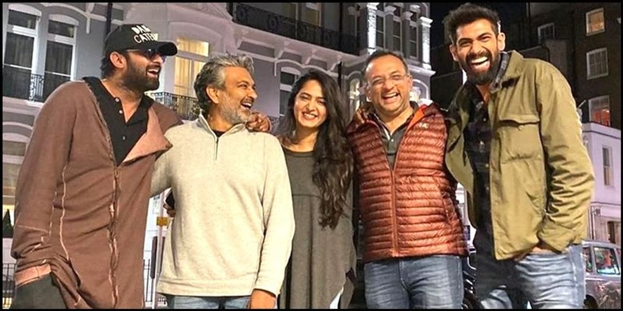 ఒకప్పుడు తెలుగు సినిమా గురించి మాట్లాడుకోవలసి వస్తే శివకి ముందు శివ తర్వాత అనే పరిస్దితి. ఇప్పుడు సీన్ మారింది. టాలీవుడ్ ప్రస్దావన వస్తే బాహుబలికి ముందు బాహుబలి తర్వాత, కలెక్షన్స్ విషయానికి వస్తే..నాన్ బాహుబలి రికార్డ్ లు అని అంటున్నాం. అలా తెలుగు సినిమా ఖ్యాతిని ఖండాంతరాలు దాటించిన బాహుబలి చిత్రం ఇప్పటికి ఏదో విధంగా వార్తల్లో ఉంటోంది. ఒకప్పుడు తెలుగు సినిమా గురించి మాట్లాడుకోవలసి వస్తే శివకి ముందు శివ తర్వాత అనే పరిస్దితి. ఇప్పుడు సీన్ మారింది. టాలీవుడ్ ప్రస్దావన వస్తే బాహుబలికి ముందు బాహుబలి తర్వాత, కలెక్షన్స్ విషయానికి వస్తే..నాన్ బాహుబలి రికార్డ్ లు అని అంటున్నాం. అలా తెలుగు సినిమా ఖ్యాతిని ఖండాంతరాలు దాటించిన బాహుబలి చిత్రం ఇప్పటికి ఏదో విధంగా వార్తల్లో ఉంటోంది.