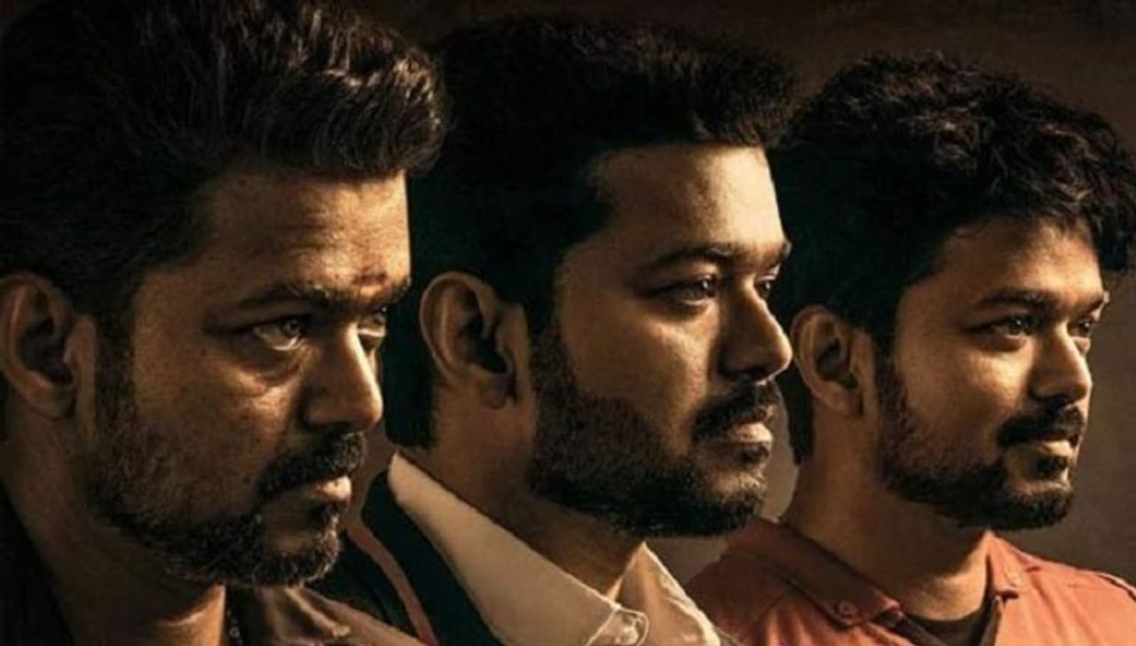 (Review By సూర్య ప్రకాష్ జోశ్యుల) తెలుగు మార్కెట్ లోకి ఎంటర్ అవ్వాలని,విజయంతో విజిల్ వెయ్యాలని గత కొంతకాలంగా విశ్వప్రయత్నం చేస్తున్నాడు విజయ్. అయితే అతనికి సూర్య,కార్తిలకు వచ్చినట్లుగా డిమాండ్ రాలేదు. దానికి తోడు తెరపై అతను చేసే మాస్ విన్యాసాలు, స్టైల్స్ అన్ని మన హీరోలు ఇక్కడ ట్రై చేసేవే కావటంతో ఇక్కడెవరూ లెక్కేయటంలేదు. అయితే తుపాకి, సర్కార్, అదిరింది చిత్రాల నుంచి అతని జాతకం మారింది. మెల్లిగా మనవాళ్ళూ ఈ పట్టువదలని విక్రమార్కుడుకి అలవాటు పడుతున్నారు. ఈ విషయం గమనించి ఈ సారి మరింత భారీగా తెలుగులో తన సినిమా రిలీజ్ పెట్టుకున్నాడు. పోటీగా మార్కెట్ లో సినిమాలు కూడా లేవు. ట్రైలర్స్ బాగున్నాయి. దాంతో ఓ వర్గంలో ఈ సినిమాపై ఇంట్రస్ట్ ఏర్పడింది. ఈ ఇంట్రస్ట్ ని క్యాష్ చేసుకునేలా సినిమా ఉందా. అసలు సినిమాలో కథ ఏంటి...ఈ సినిమాతో అయినా తెలుగులో పాతుకు పోతాడా వంటి విషయాలు రివ్యూలో చూద్దాం.