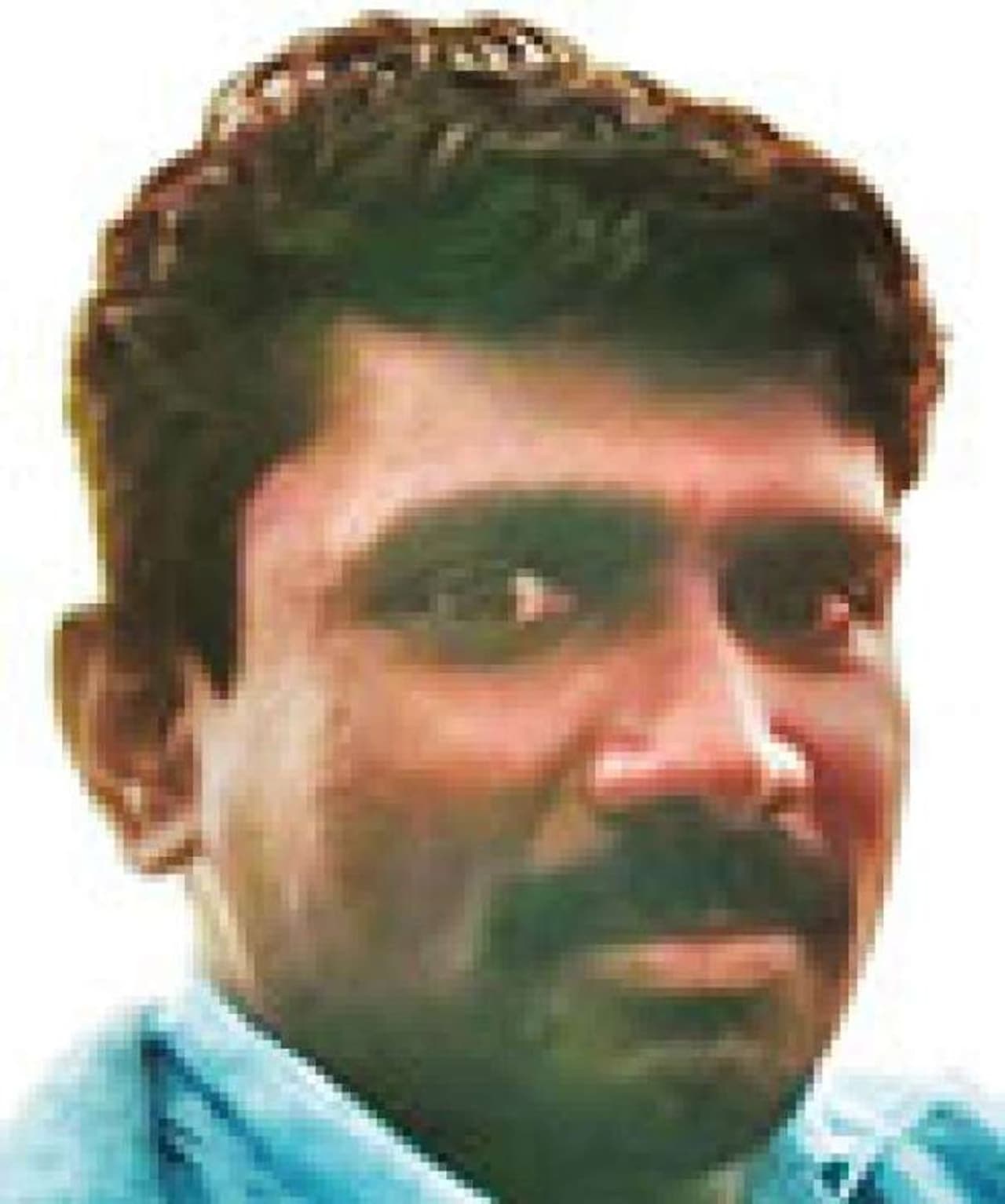 താനൂരിലെ മുസ്ലീം ലീഗ് പ്രവർത്തകന്റെ കൊലപാതകവുമായി ബന്ധപ്പെട്ട് അഞ്ച് പേരെ പൊലീസ് കസ്റ്റഡിയിലെടുത്തു. പ്രതികളുമായി അടുത്ത ബന്ധമുള്ളവരെയാണ് പൊലീസ് കസ്റ്റഡിയിലെടുത്തത്. കൊലപാതകം രാഷ്ട്രീയ പ്രേരിതമാണെന്ന നിഗമനത്തിലാണ് പൊലീസ്. താനൂരിലെ മുസ്ലീം ലീഗ് പ്രവർത്തകന്റെ കൊലപാതകവുമായി ബന്ധപ്പെട്ട് അഞ്ച് പേരെ പൊലീസ് കസ്റ്റഡിയിലെടുത്തു. പ്രതികളുമായി അടുത്ത ബന്ധമുള്ളവരെയാണ് പൊലീസ് കസ്റ്റഡിയിലെടുത്തത്. കൊലപാതകം രാഷ്ട്രീയ പ്രേരിതമാണെന്ന നിഗമനത്തിലാണ് പൊലീസ്.