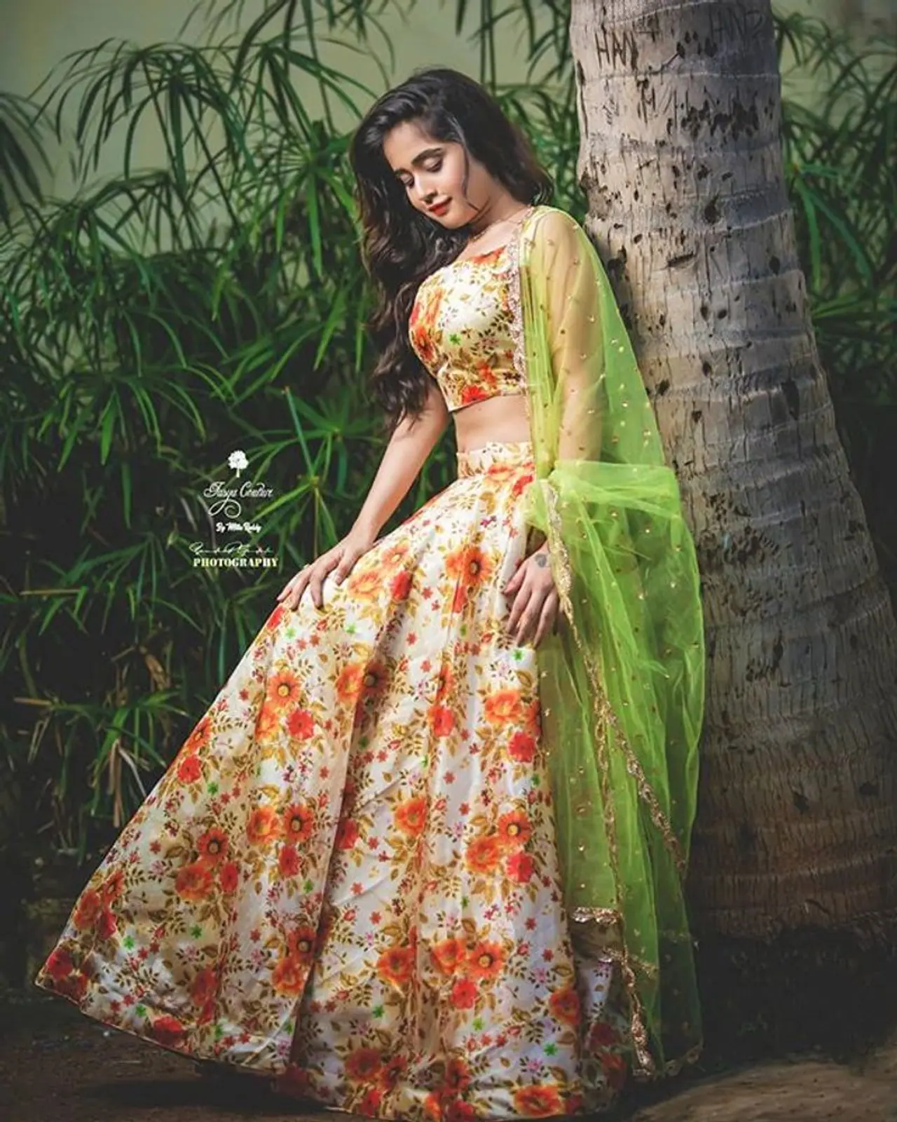 (Courtesy Instagram) (Photography By Venky) డబ్ స్మాష్ వీడియోలతో బాగా పాపులర్ అయింది దీప్తి సునైనా.. (Courtesy Instagram) (Photography By Venky) డబ్ స్మాష్ వీడియోలతో బాగా పాపులర్ అయింది దీప్తి సునైనా..