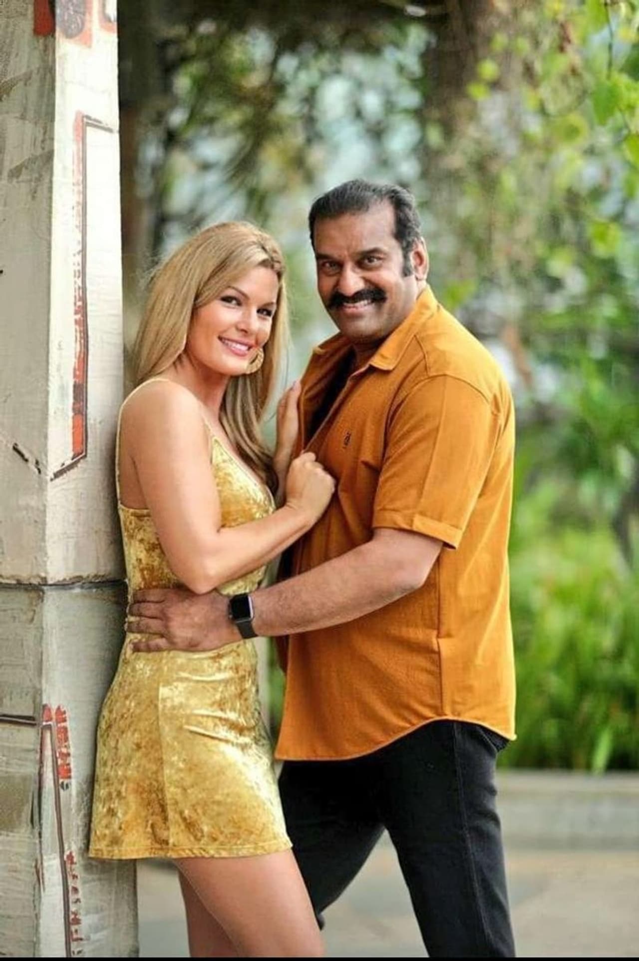 ஹாலிவுட் நடிகையுடன் செம மாஸ் காட்டும் நெப்போலியன்..!