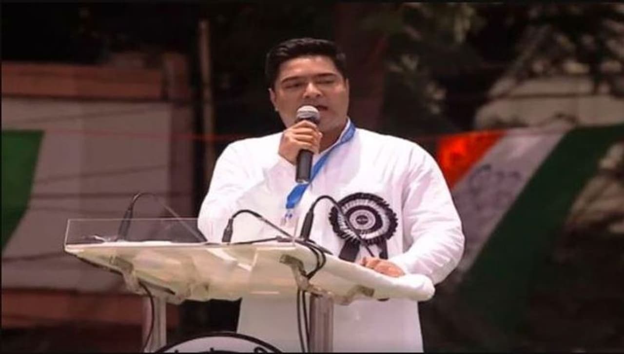 <p>Abhishek Banerjee also said he will publicly hang himself if the corruption charges levelled against him are proved to be true.<br />&nbsp;</p>