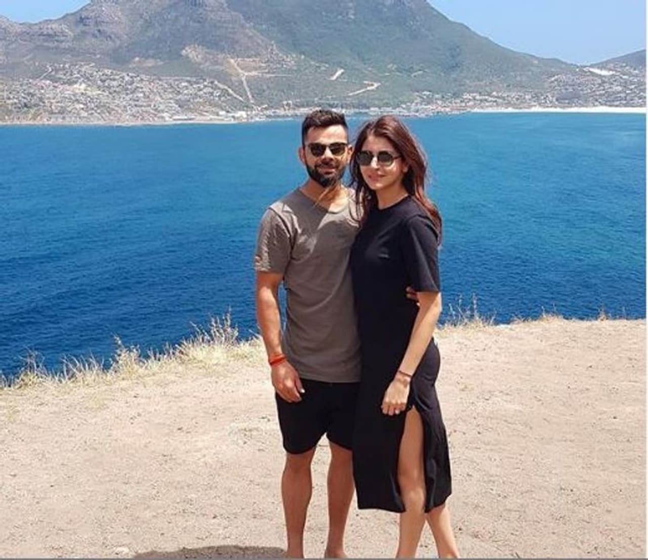 2017 ರಲ್ಲಿ ಇಟಲಿಯ ಲೇಕ್ ಕಾಮೋದಲ್ಲಿ ವಿರಾಟ್ ಅನುಷ್ಕಾ ದಾಂಪತ್ಯ ಜೀವನಕ್ಕೆ ಕಾಲಿಟ್ಟರು. 2017 ರಲ್ಲಿ ಇಟಲಿಯ ಲೇಕ್ ಕಾಮೋದಲ್ಲಿ ವಿರಾಟ್ ಅನುಷ್ಕಾ ದಾಂಪತ್ಯ ಜೀವನಕ್ಕೆ ಕಾಲಿಟ್ಟರು.