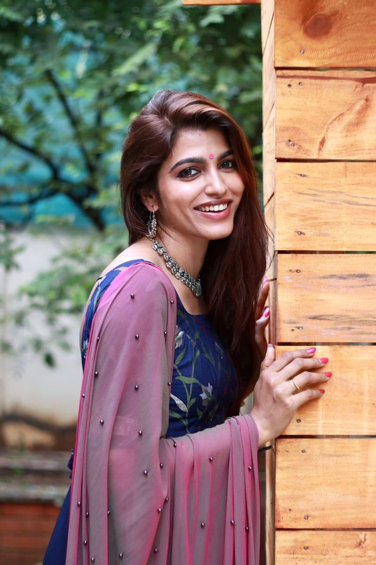 மனதை மயக்கும் புன்னகைக்கு சொந்தக்காரி மனதை மயக்கும் புன்னகைக்கு சொந்தக்காரி