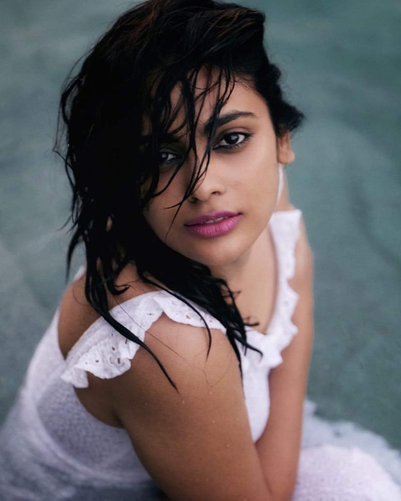 என்னா ஒரு பவர் ஃபுல் லுக்கு