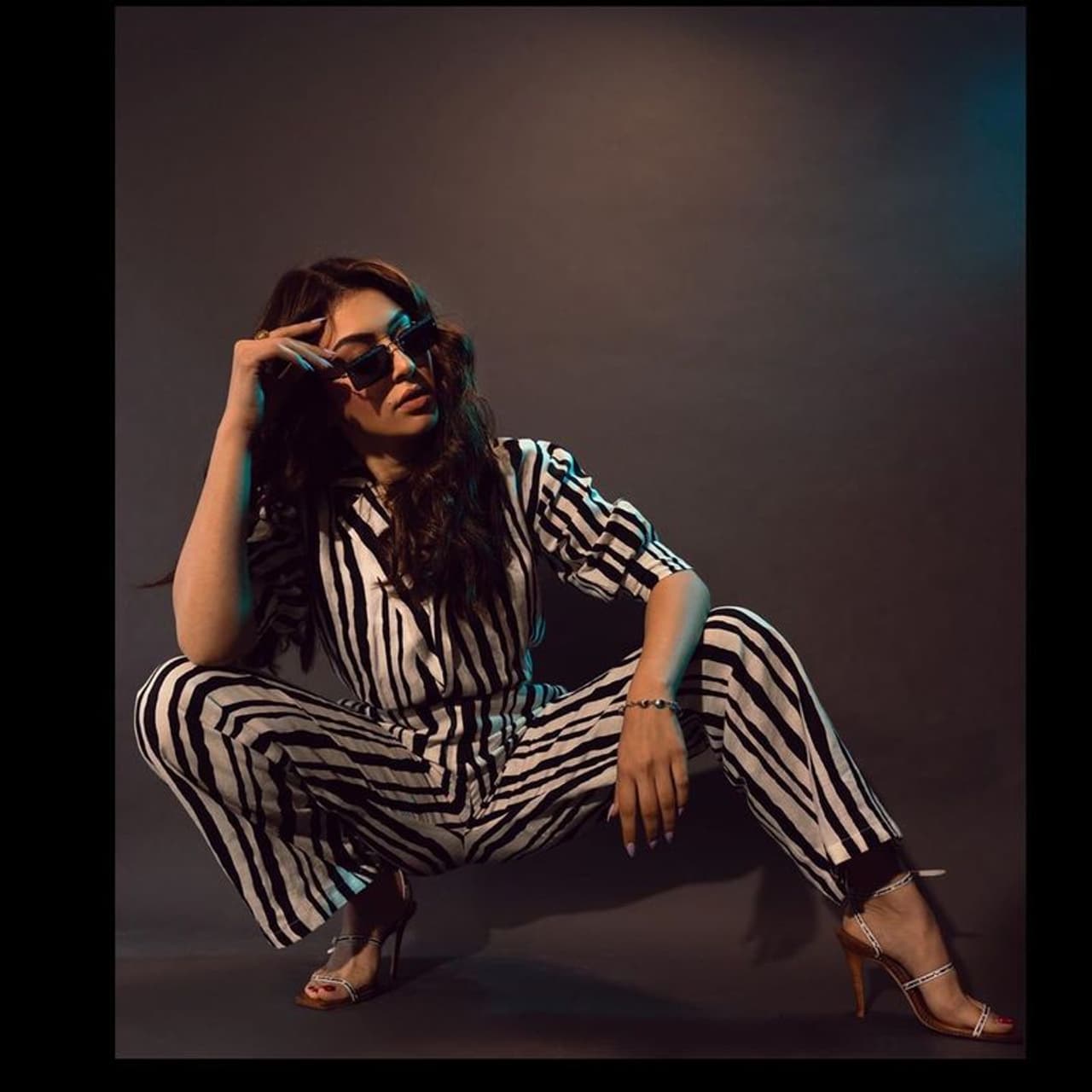 சிட்டிங்கே செம ஸ்டைலா இருக்கே