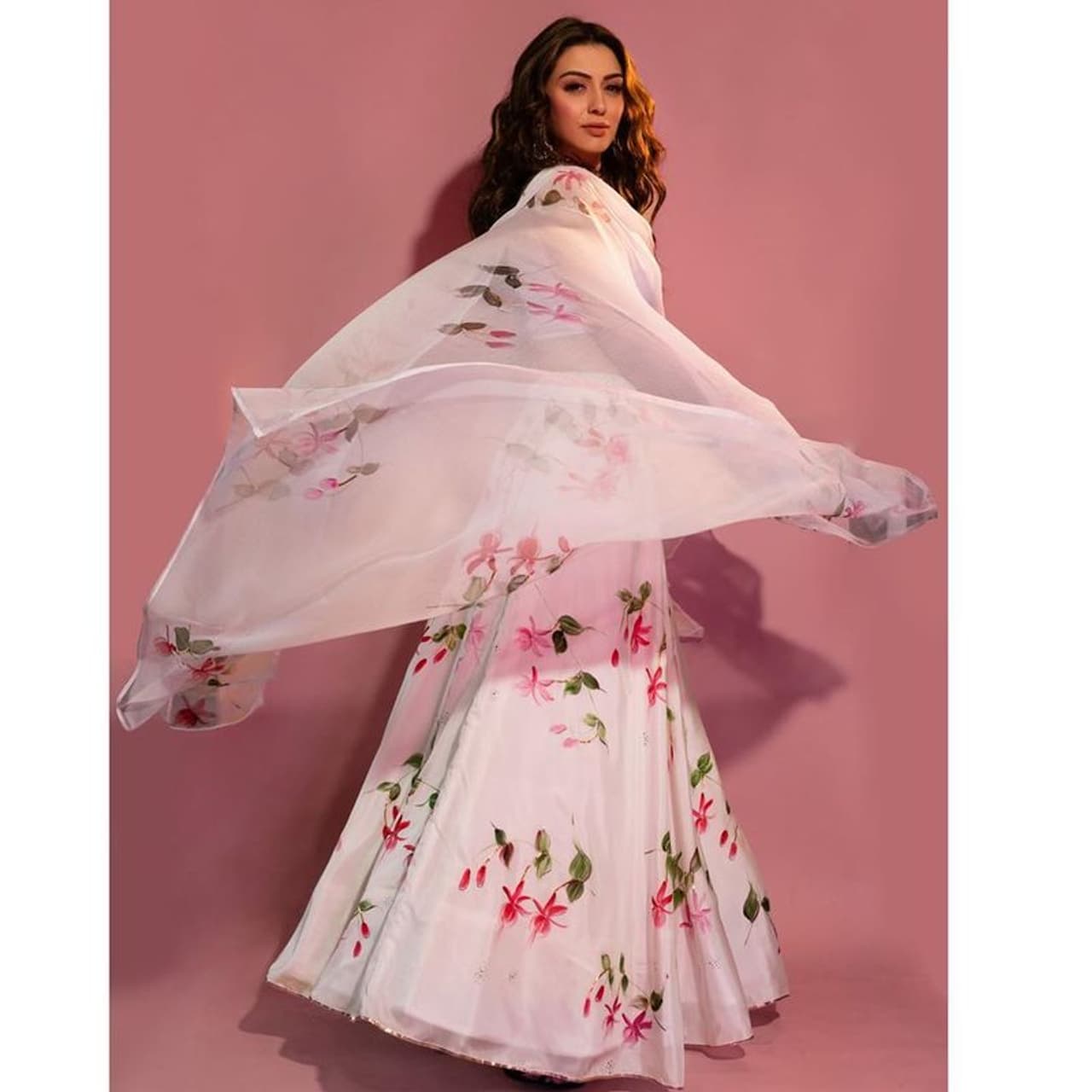 ஜொலிக்கும் அழகே ஜொலிக்கும் அழகே