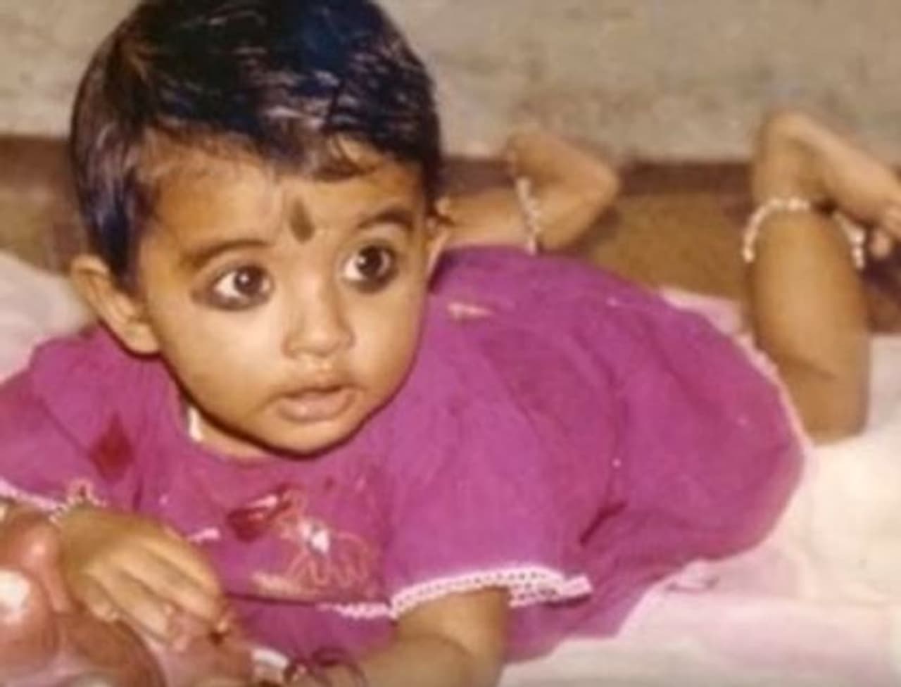 குட்டி பாப்பாவாக நயன்தாரா அறிய புகைப்படம் குட்டி பாப்பாவாக நயன்தாரா அறிய புகைப்படம்