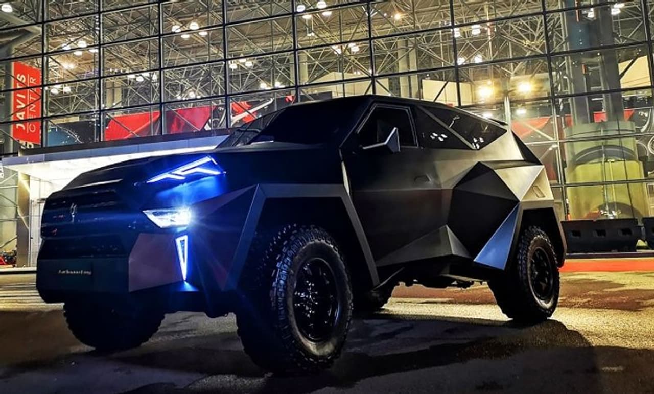 ರೊಲ್ಸ್ ರಾಯ್ಸ್ ಕಲ್ಲಿನಾನ್, ಬೆಂಟ್ಲಿ ಬೆಂಟೆಯಾಗ್, ಲ್ಯಾಂಬೋರ್ಗಿನಿ ಉರುಸ್‌ಗೆ ಸೆಡ್ಡು ಹೊಡೆದ ಕರ್ಲ್‌ಮ್ಯಾನ್ ಕಿಂಗ್