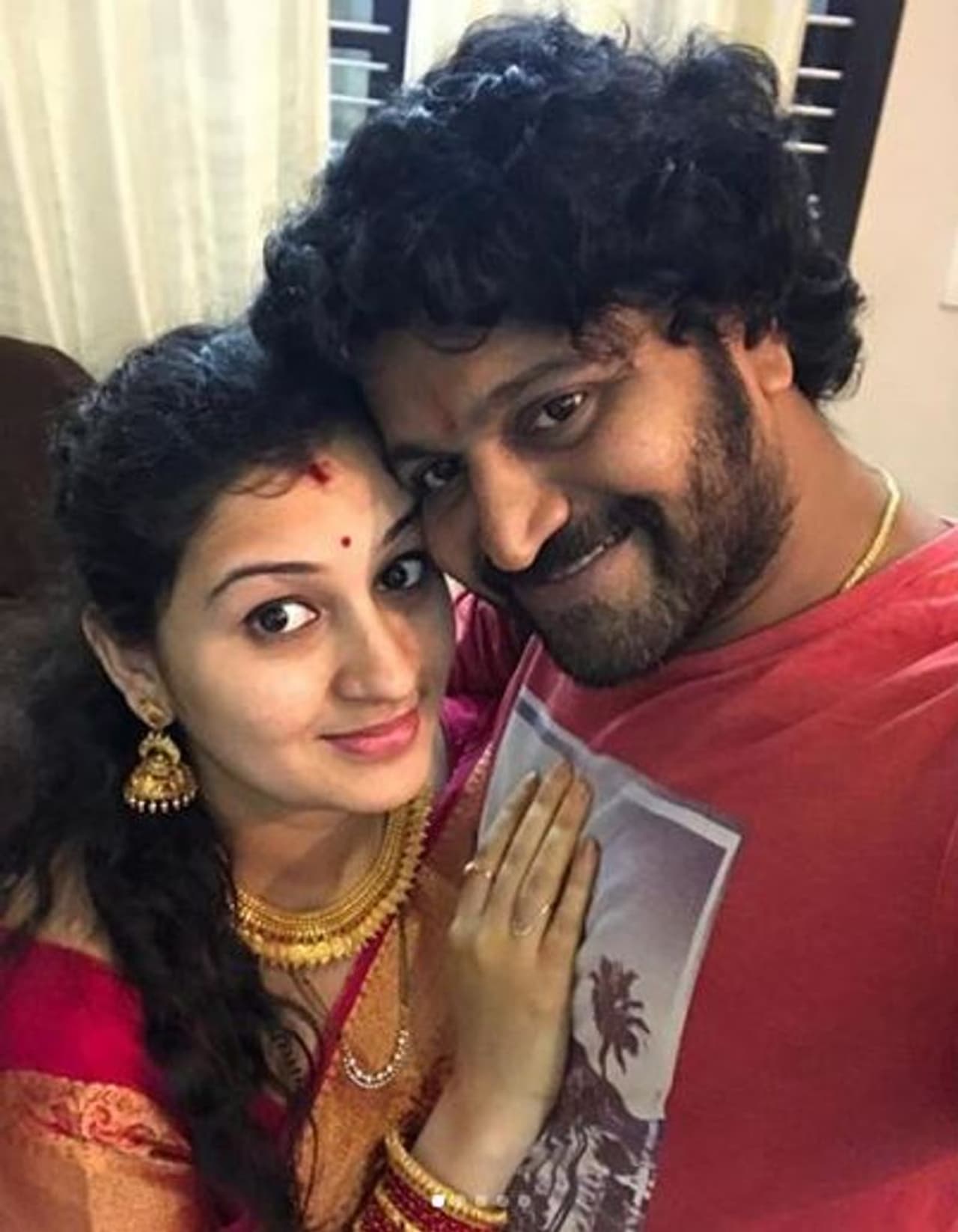 ರಿಷಬ್‌ ಶೆಟ್ಟಿ ಪ್ರಗತಿ ಶೆಟ್ಟಿ ಫೆಬ್ರವರಿ 9,2017 ರಲ್ಲಿ ದಾಂಪತ್ಯ ಜೀವನಕ್ಕೆ ಕಾಲಿಟ್ಟರು