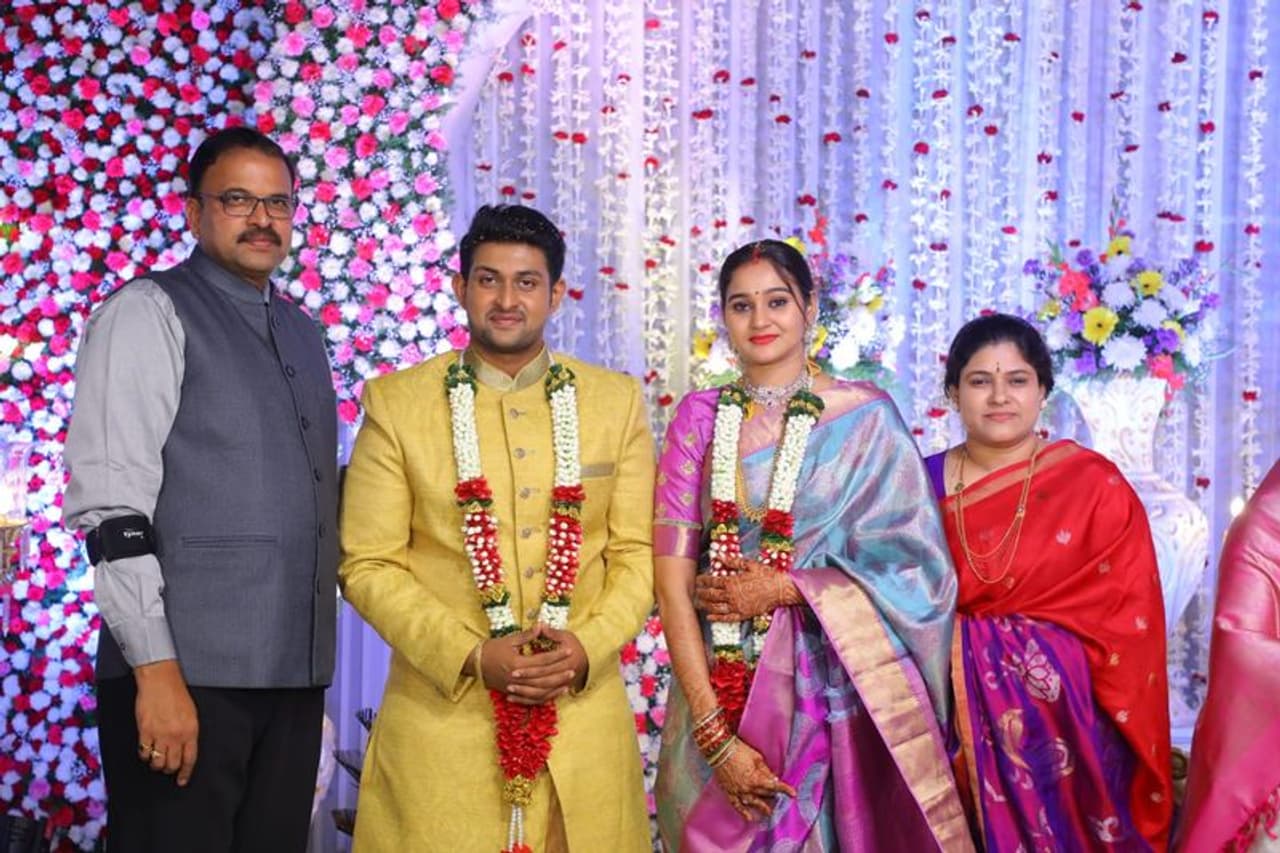 కౌశిక్ వెడ్డింగ్ రిసెప్షన్ లో జనసేన నేత, సీబీఐ మాజీ జేడీ లక్ష్మీనారాయణ..