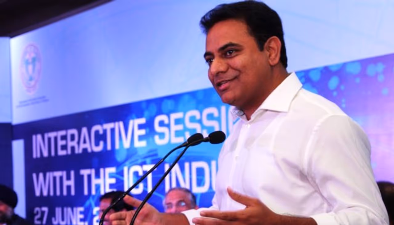 తెలంగాణ సీఎం కేసీఆర్‌ ఫిబ్రవరి 17వ తేదీతో 66 ఏళ్లు పూర్తి చేసుకొని 67 ఏటలోకి అడుగుపెట్టనున్నారు. కేసీఆర్ పుట్టిన రోజును పురస్కరించుకొని విస్తృతంగా మొక్కలు నాటాలని టీఆర్ఎస్ వర్కింగ్ ప్రెసిడెంట్ కేటీఆర్ పార్టీ శ్రేణులకు పిలుపునిచ్చారు. తెలంగాణ ఉద్యమాన్ని సజీవంగా నిలిపి ప్రత్యేక రాష్ట్ర సాధనలో కేసీఆర్ కీలక భూమిక పోషించారు. తెలంగాణ రాష్ట్రానికి ప్రథమ ముఖ్యమంత్రిగా రికార్డు సృష్టించారు. వరుసగా రెండో దఫా కూడ తెలంగాణ సీఎంగా ఆయన బాధ్యతలు నిర్వహిస్తున్నారు.